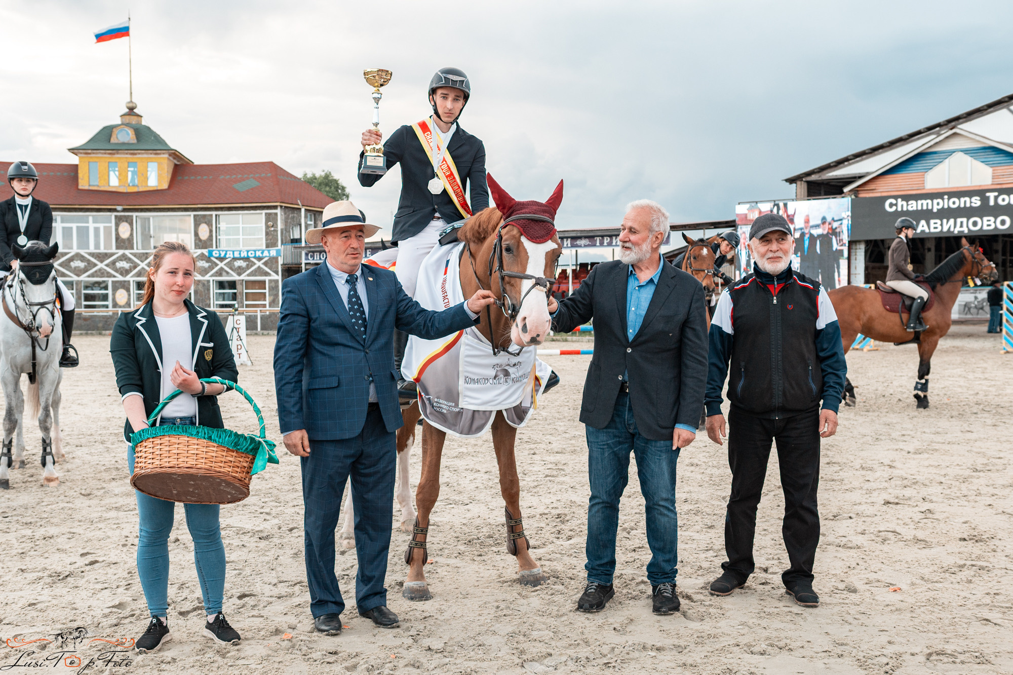 Конаковские Конюшни 4 день. Конный и фотограф с животными в Твери Топталова Люся