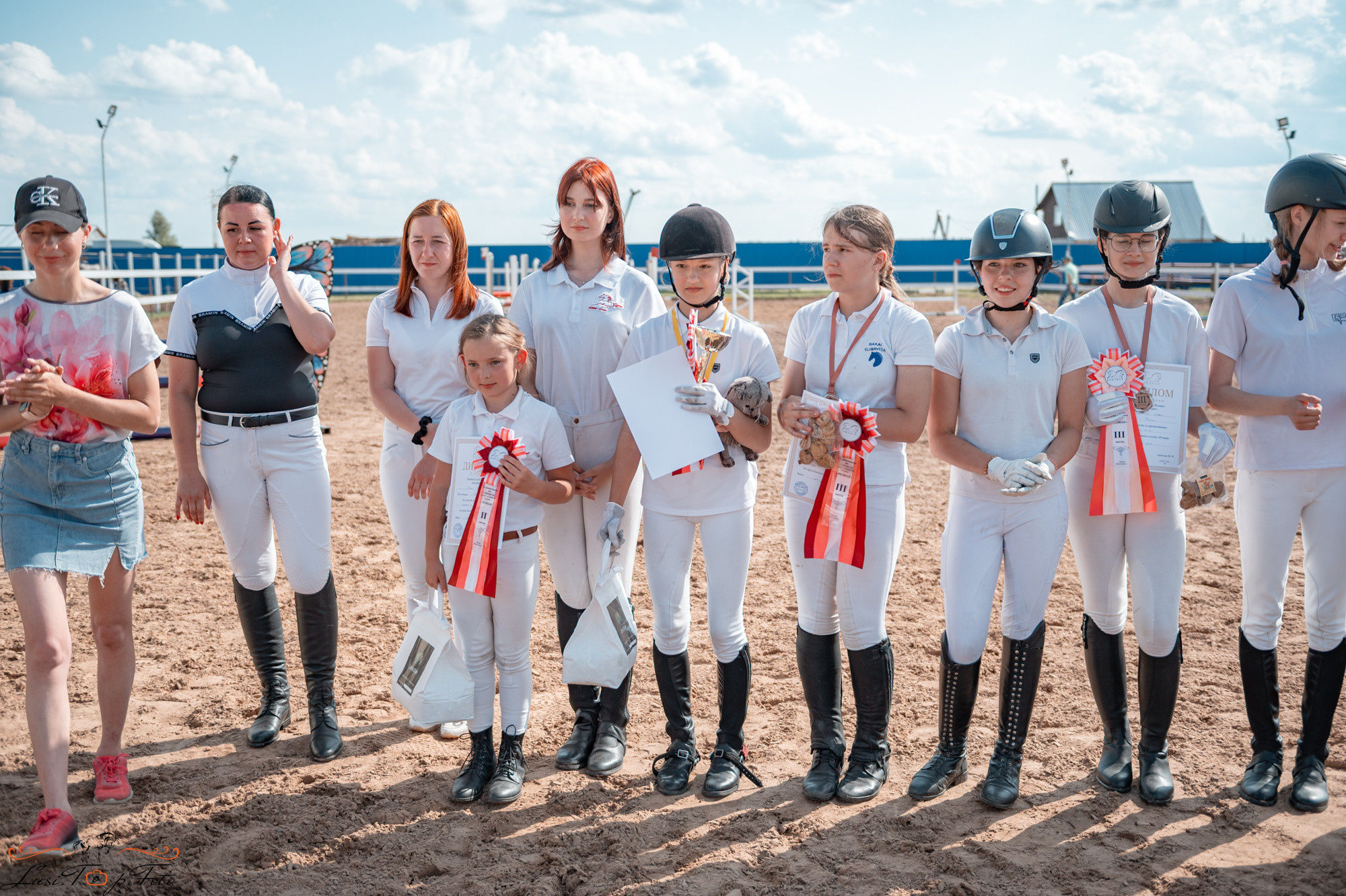 Конкур в КК «Резвая». Конный и фотограф с животными в Твери Топталова Люся