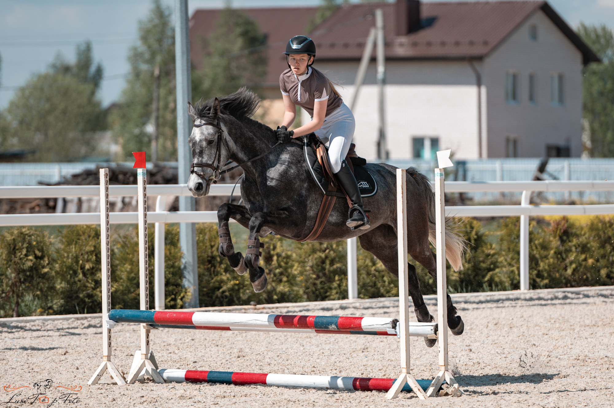 Конкур на призы конного клуба «EQUIPARK». Конный и фотограф с животными в Твери Топталова Люся