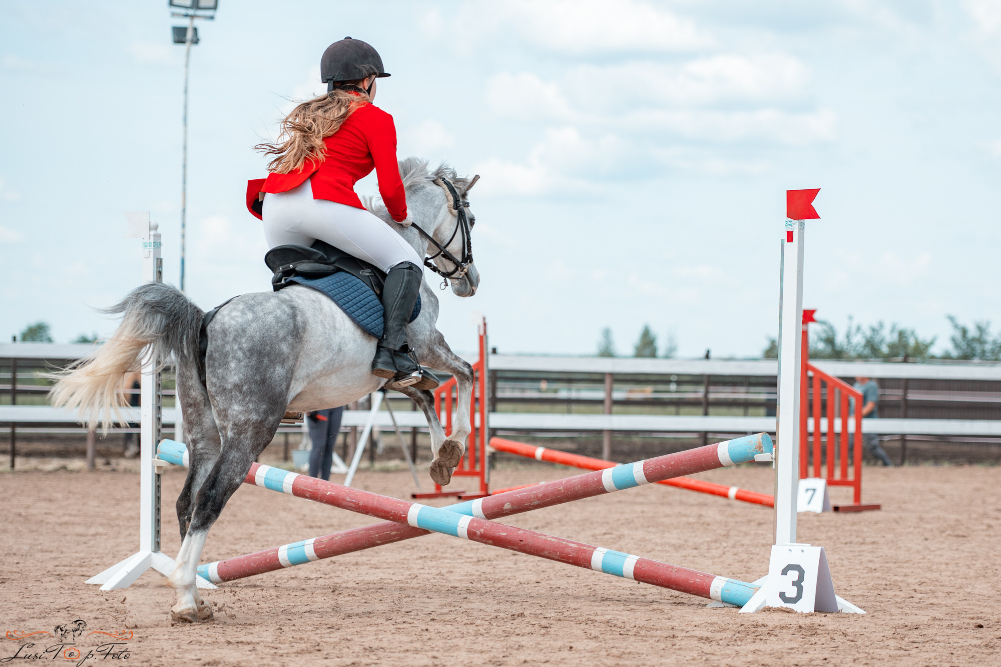 Конкур в КК «Резвая». Конный и фотограф с животными в Твери Топталова Люся