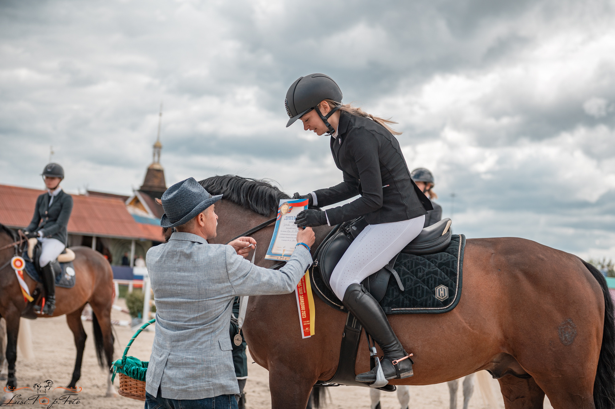 Конаковские Конюшни 3 день. Конный и фотограф с животными в Твери Топталова Люся