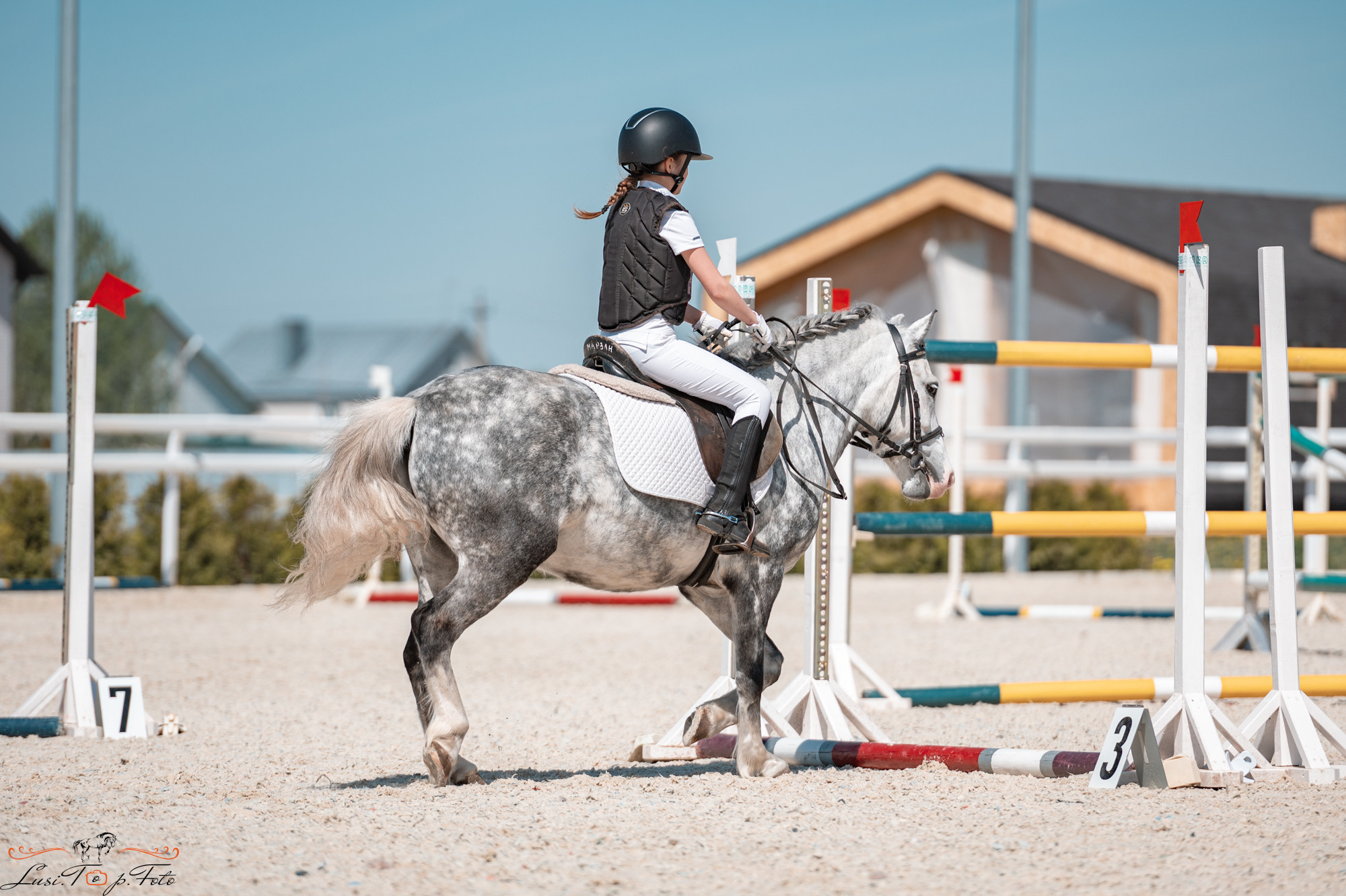 Конкур на призы конного клуба «EQUIPARK». Конный и фотограф с животными в Твери Топталова Люся