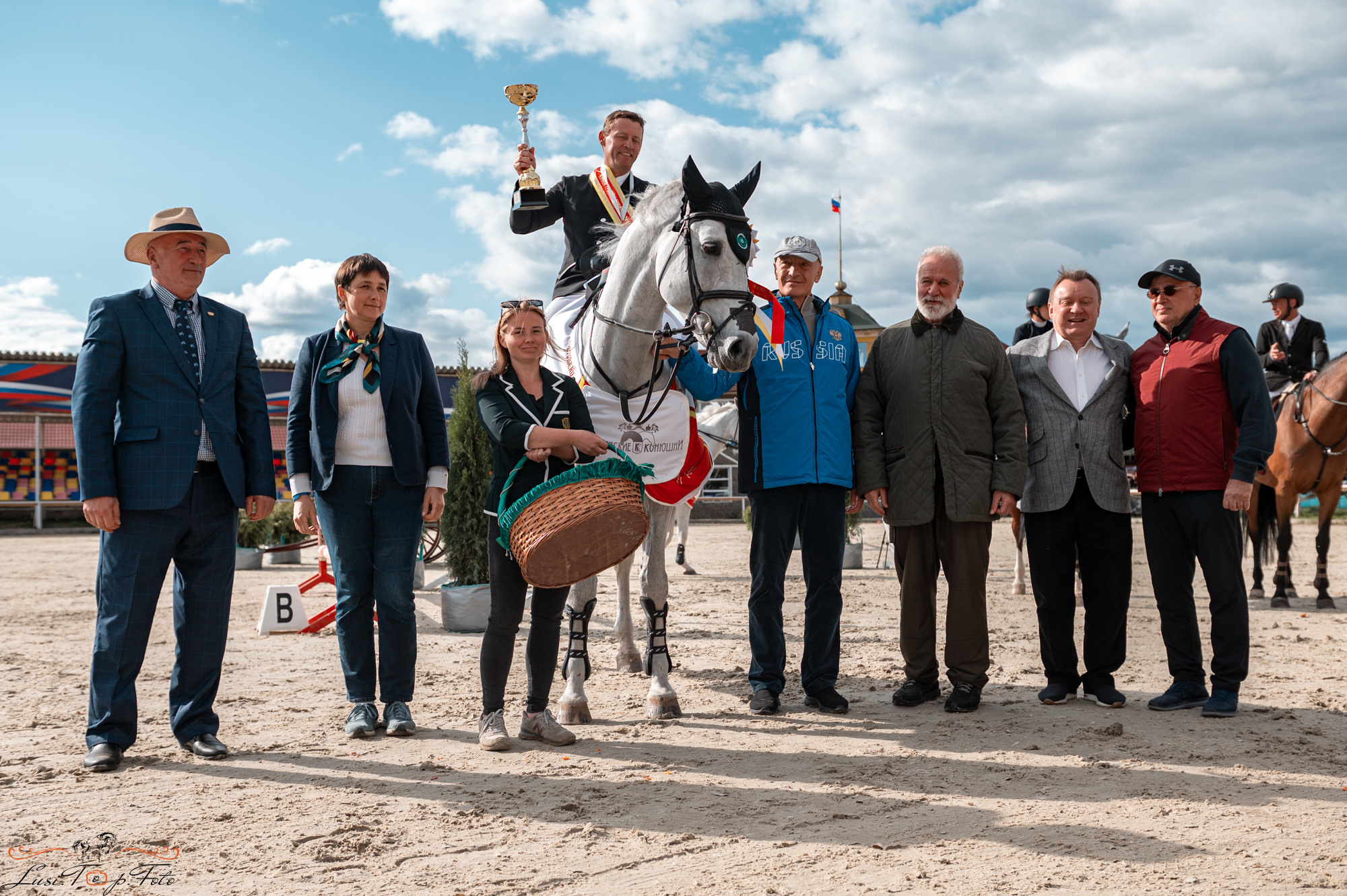Конаковские Конюшни 3 день. Конный и фотограф с животными в Твери Топталова Люся