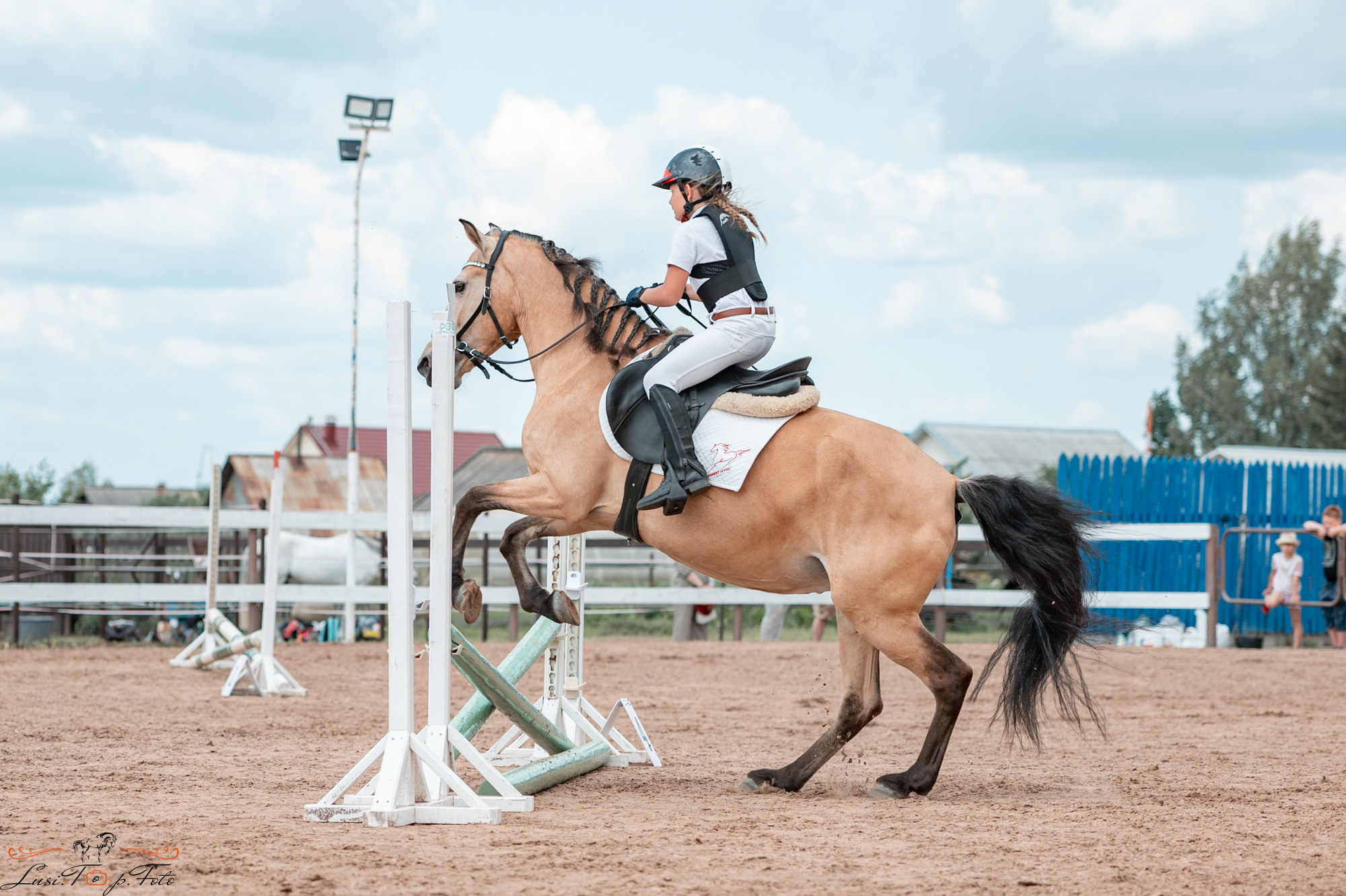 Конкур в КК «Резвая». Конный и фотограф с животными в Твери Топталова Люся