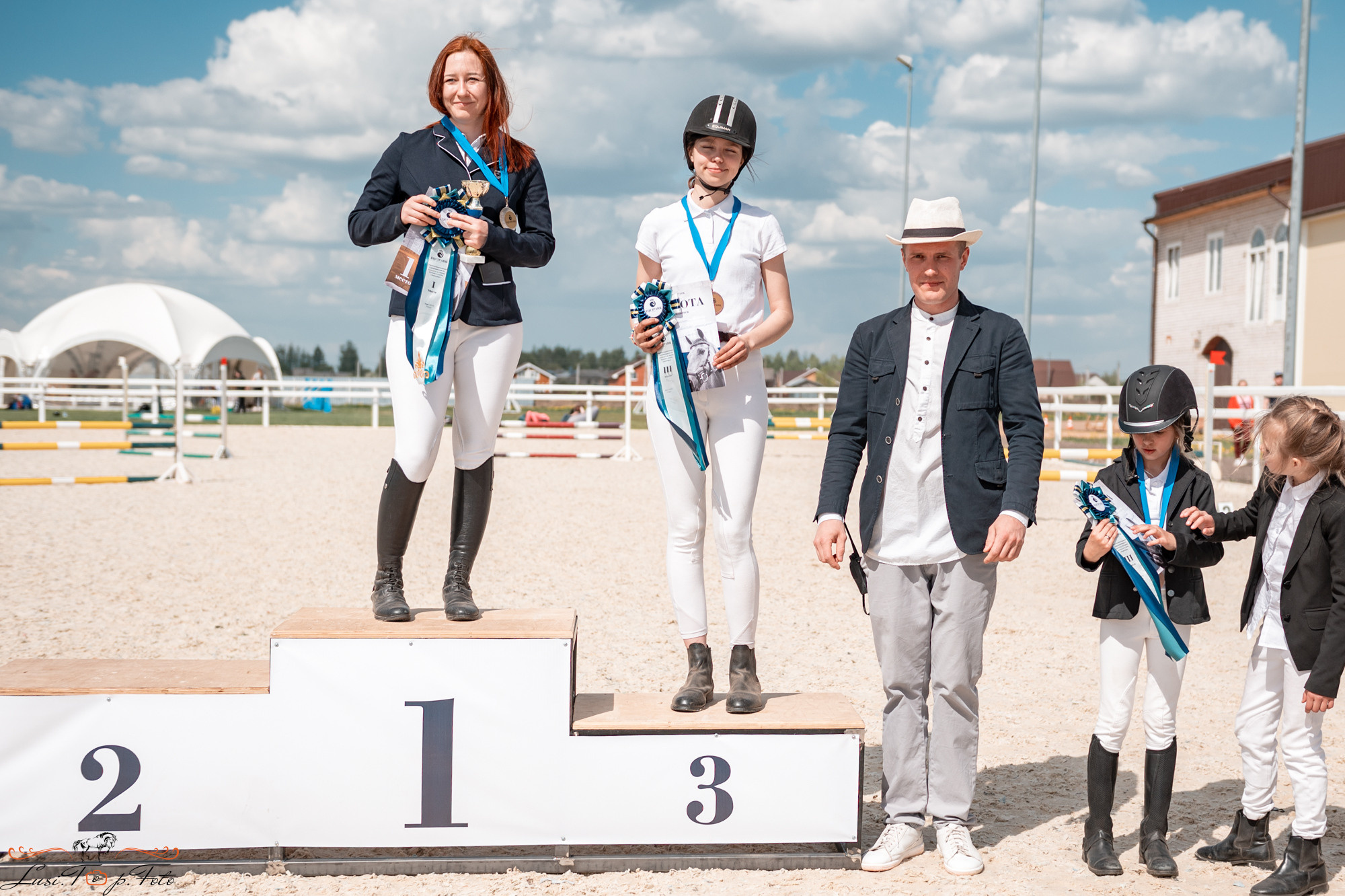 Конкур на призы конного клуба «EQUIPARK». Конный и фотограф с животными в Твери Топталова Люся