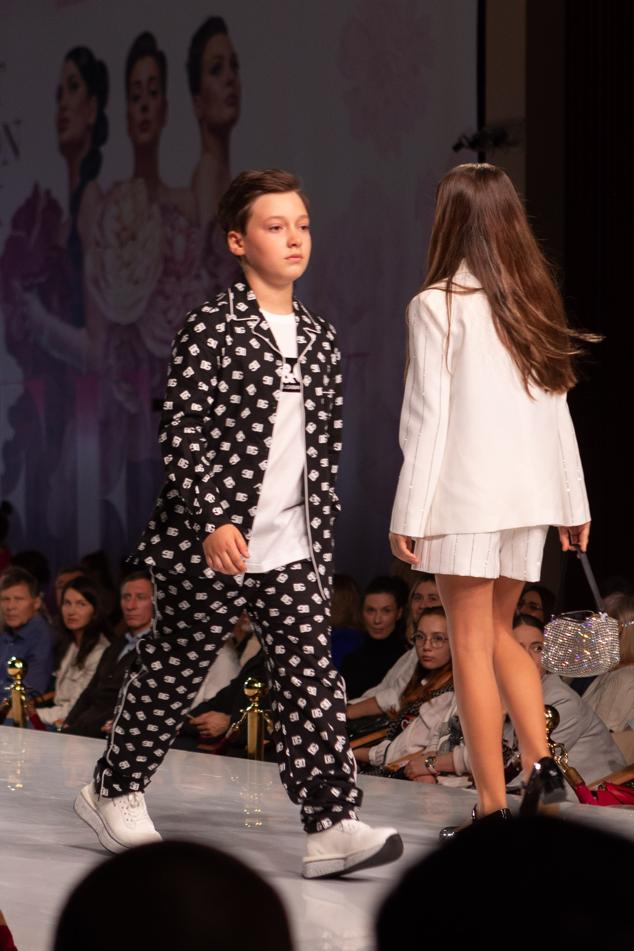 Estet fashion week весна 2024. Торговая сеть Кенгуру.