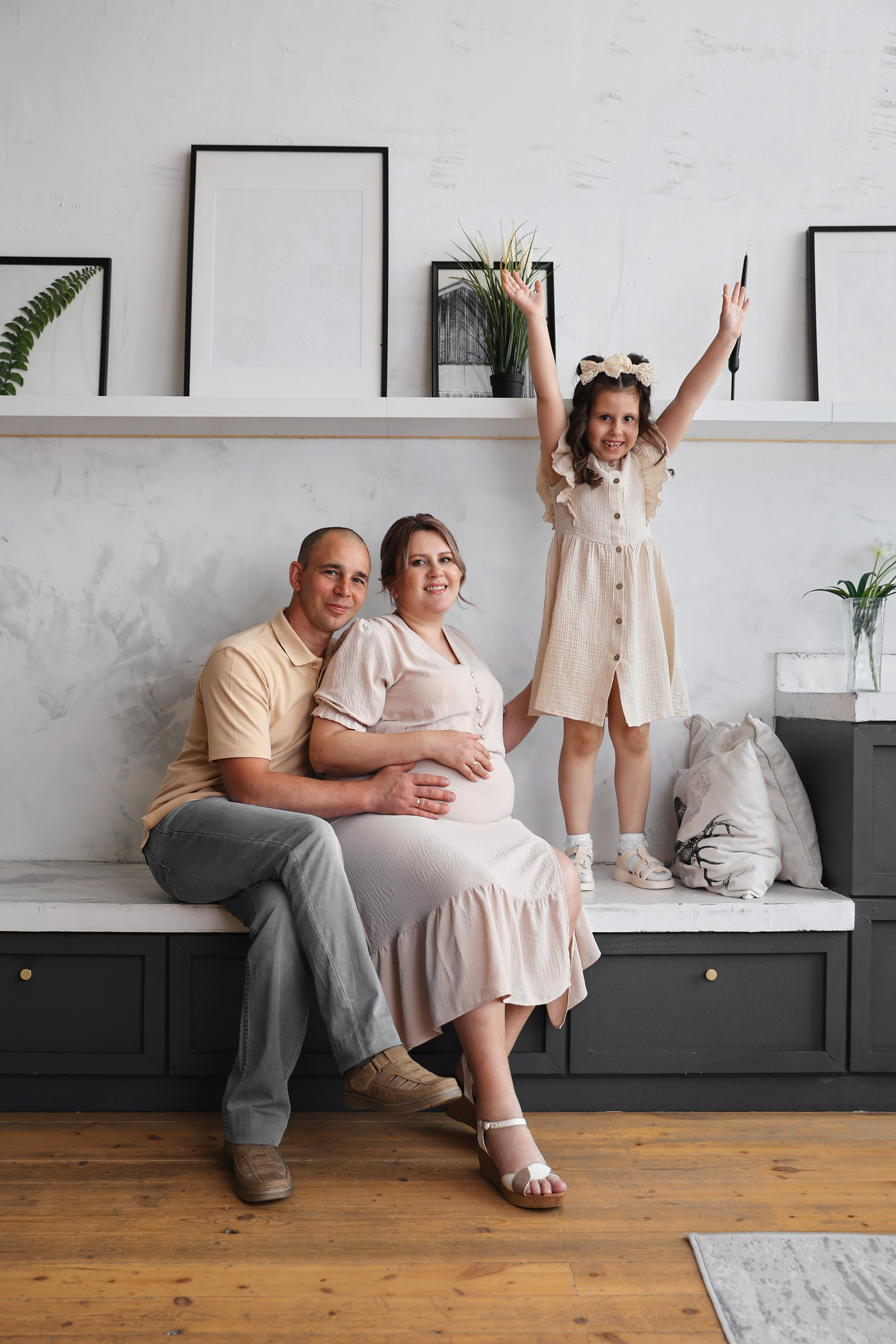 Семейная фотосессия в фотостудии. Марина Соколова. Контентный и семейный фотограф г. Красноярск