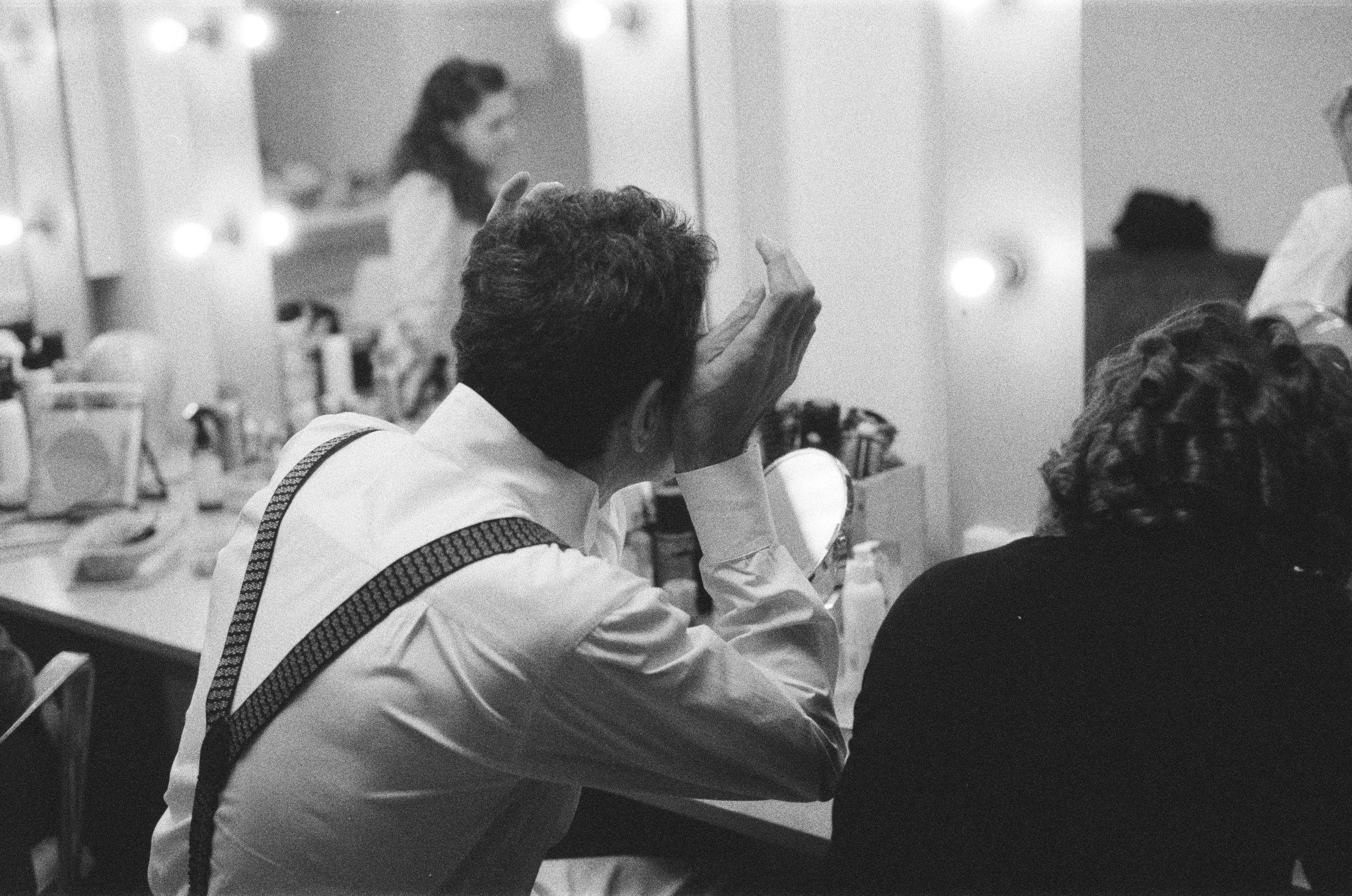 Фотосерия о магии театра и трансформации актёра: грим, костюмы, эмоции и визуальные метаморфозы на пути к сценическому образу. На фото — актёры Театра Стаса Намина и Мастерской Петра Фоменко. Фотограф: Ожерельев Лев