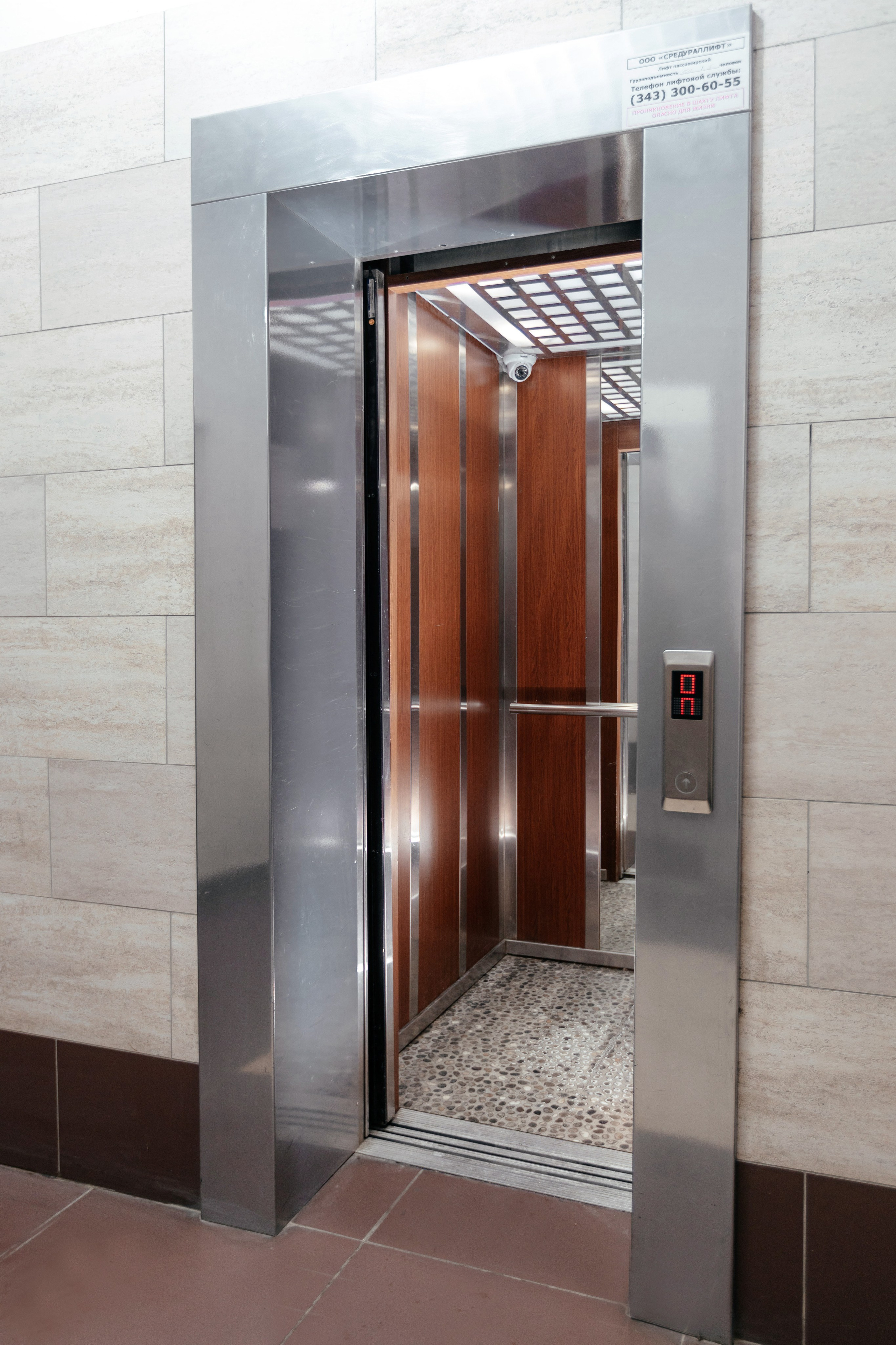 Контент съемка для компании по производству лифтового оборудования. Фотограф для бизнеса Константин Брусницын в Екатеринбурге