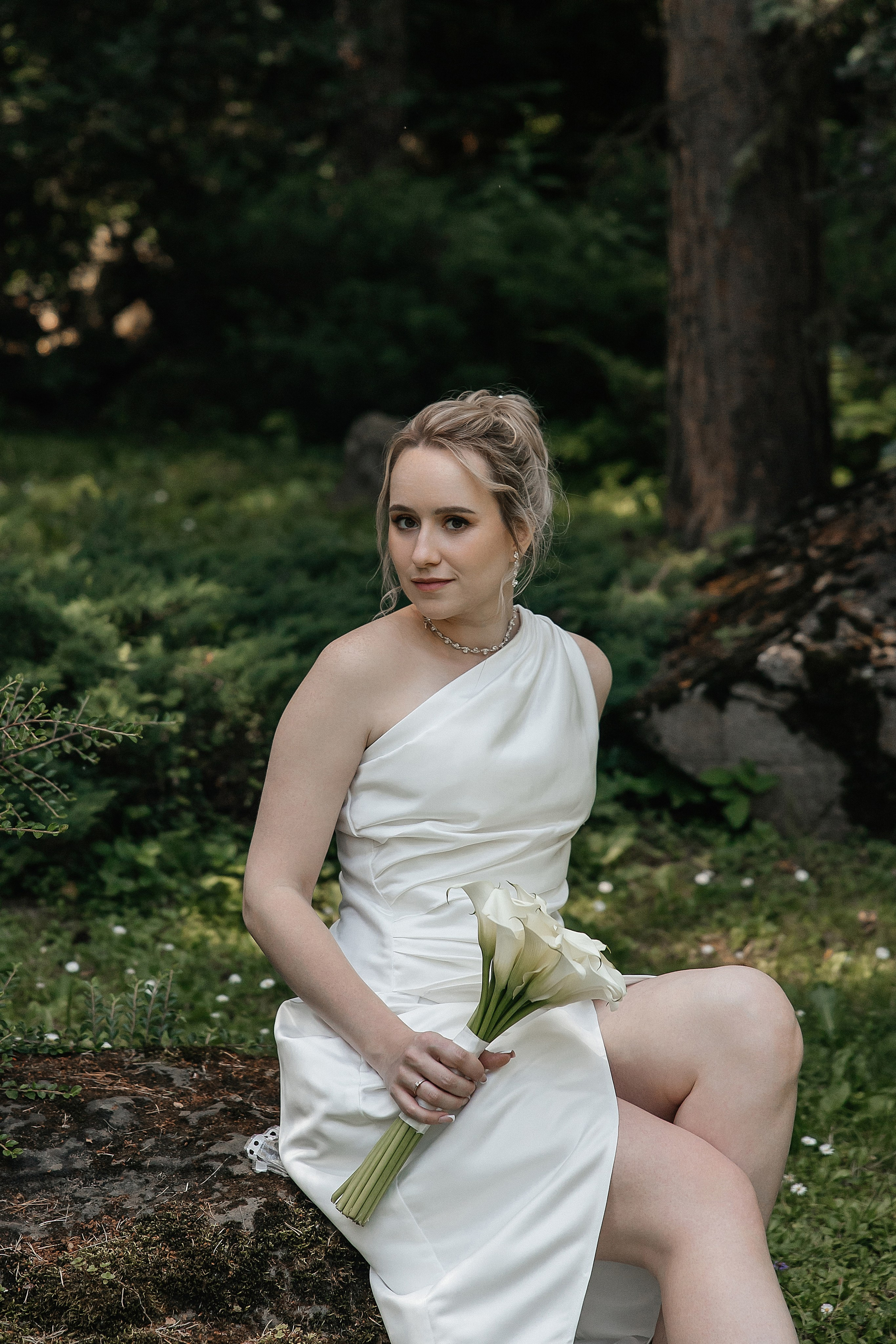 Свадебная фотосессия в Ботаническом саду имени Цицина. Свадебный фотограф в Москве Дарья Олендарёва