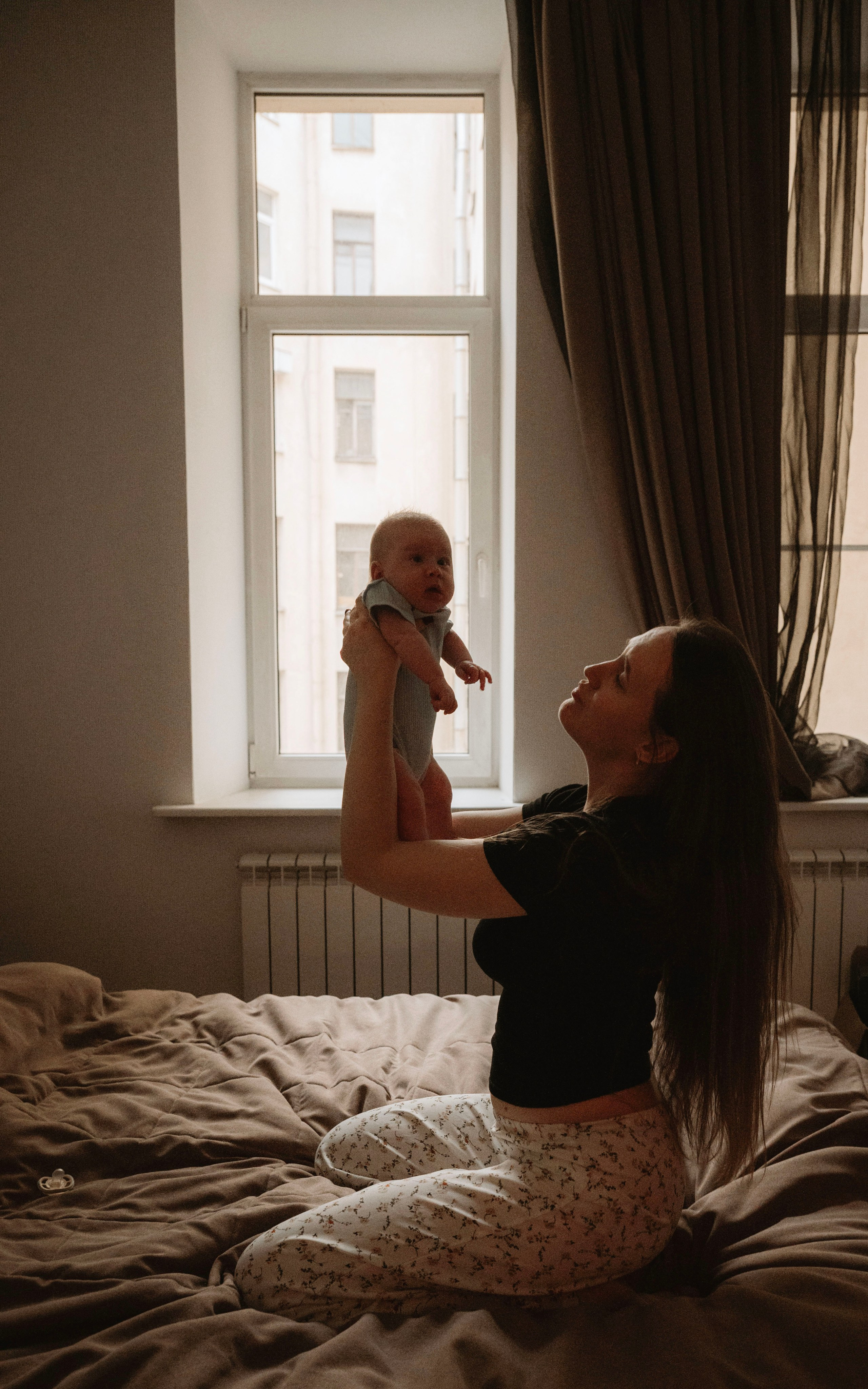 Фотосессия беременных в Санкт-Петербурге. Профессиональный фотограф беременности в СПБ. Стильные фотосессии беременности в стиле минимализм и классическая фотография