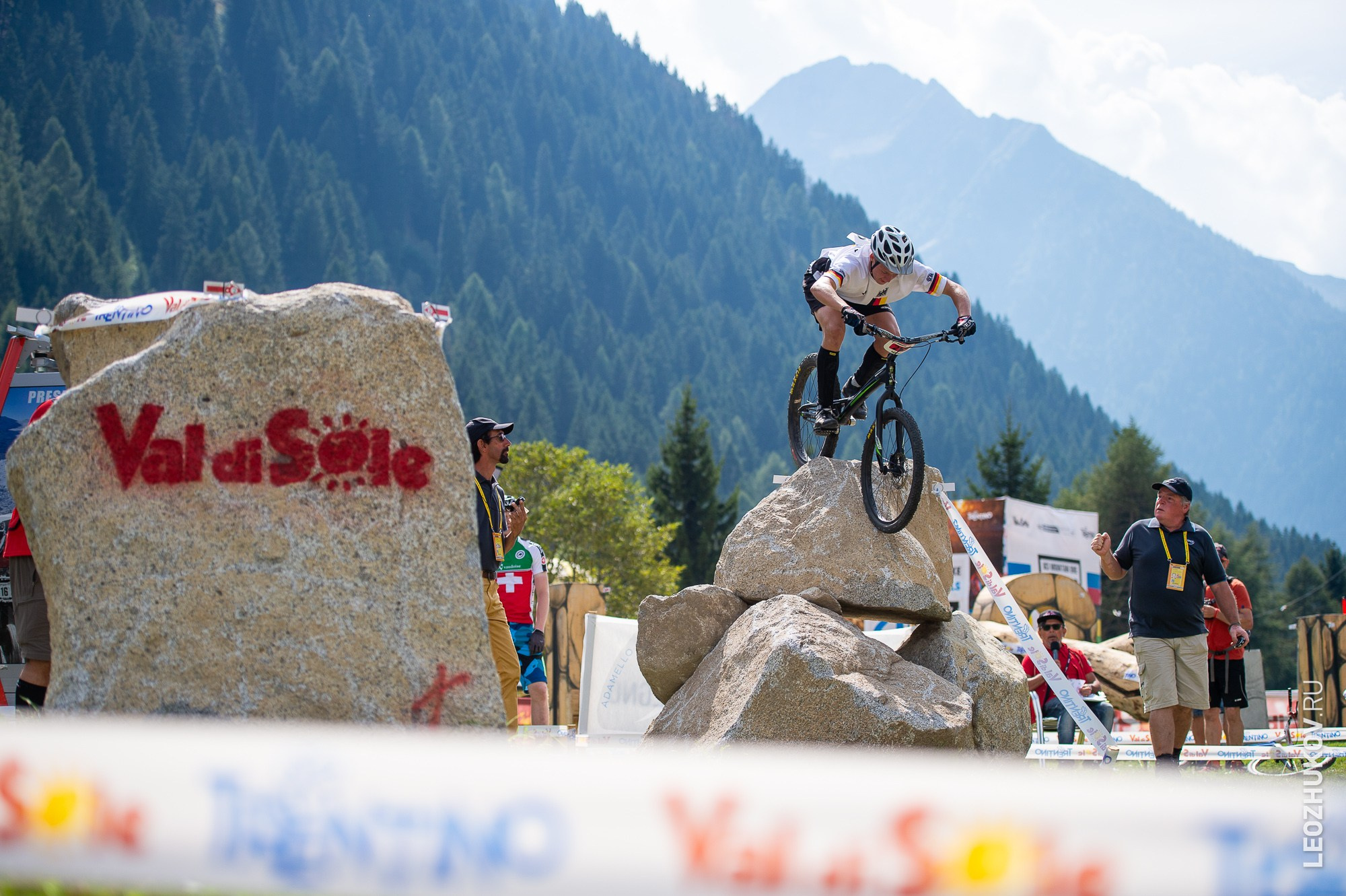 UCI Trials World Championships 2016 — finals. Sports photographer Leonid Zhukov
