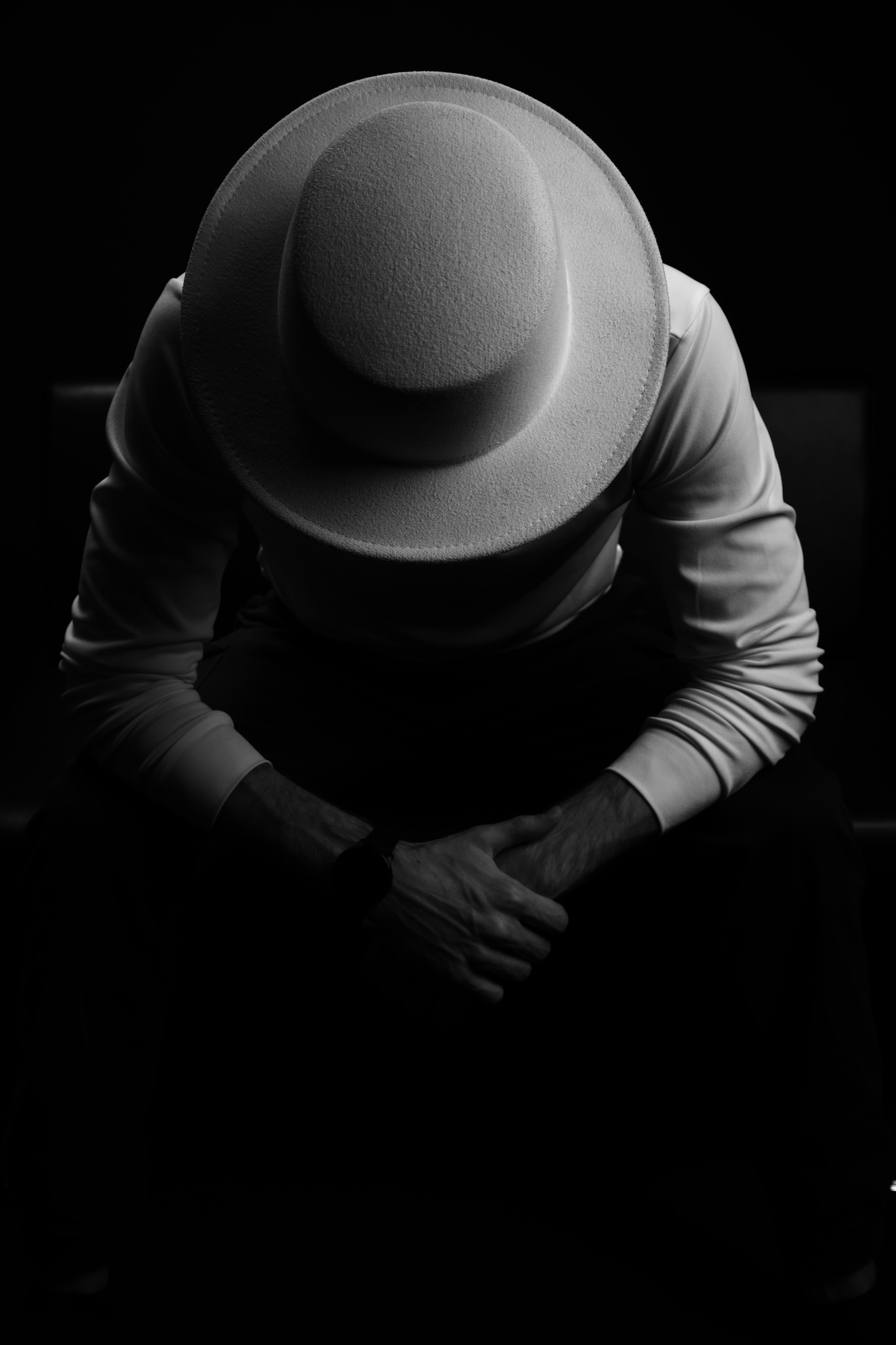 The White hat Alex. Профессиональный фотограф в Воронеже Владислав Крылов