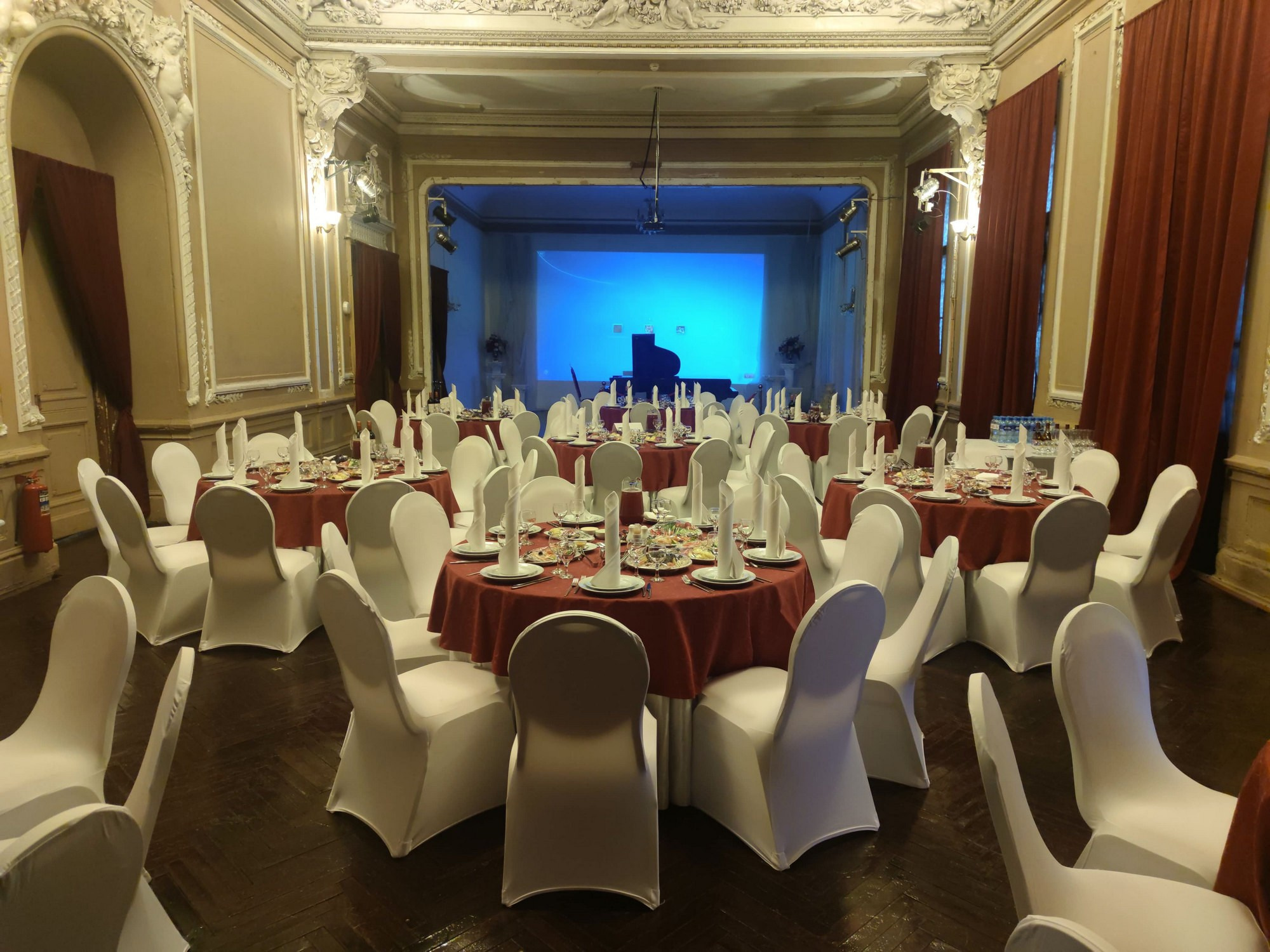 Аренда особняка под корпоративы, свадьбы, мероприятия. Дом Шрёдера