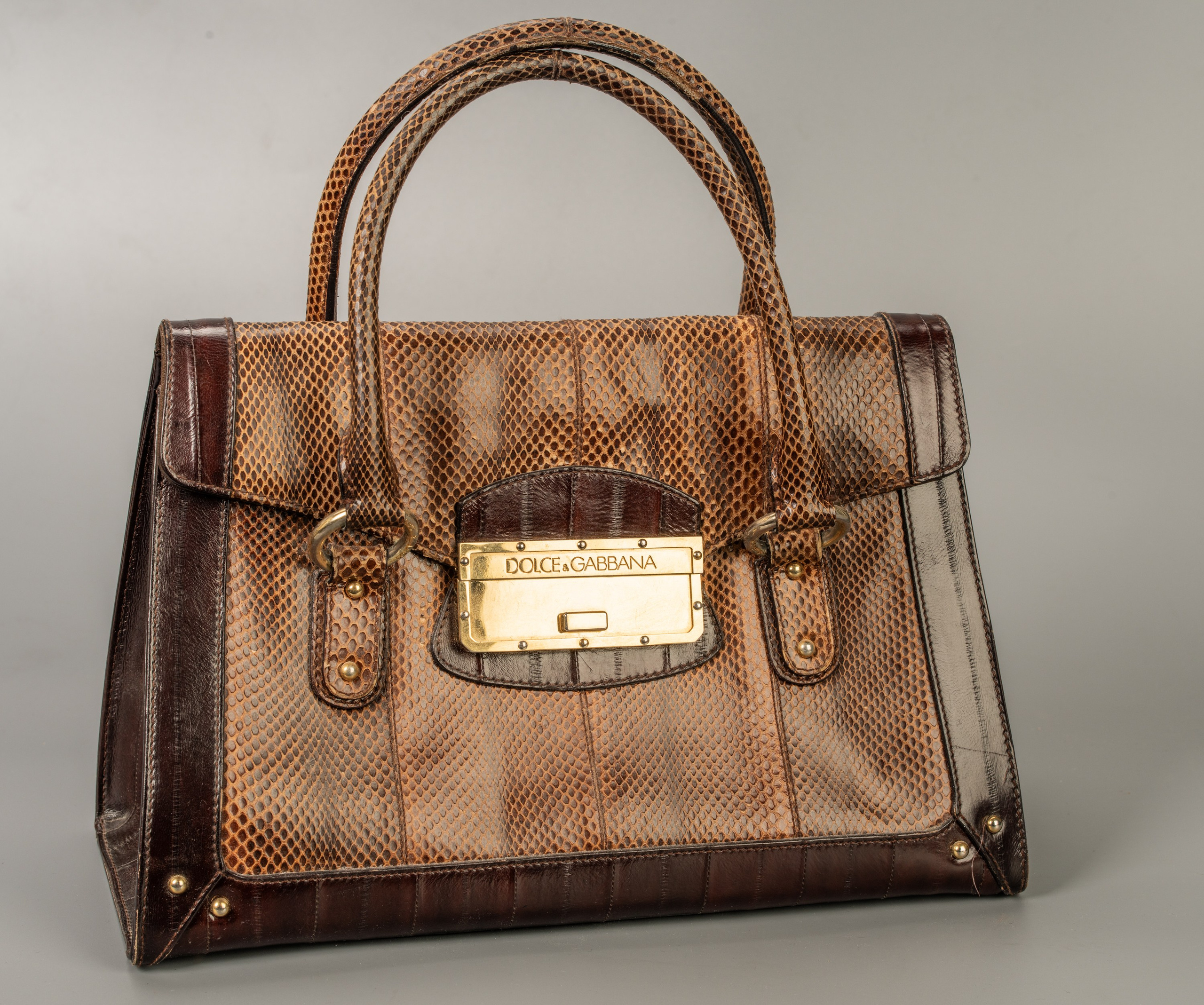Authentication. RELUXE-ATELIER