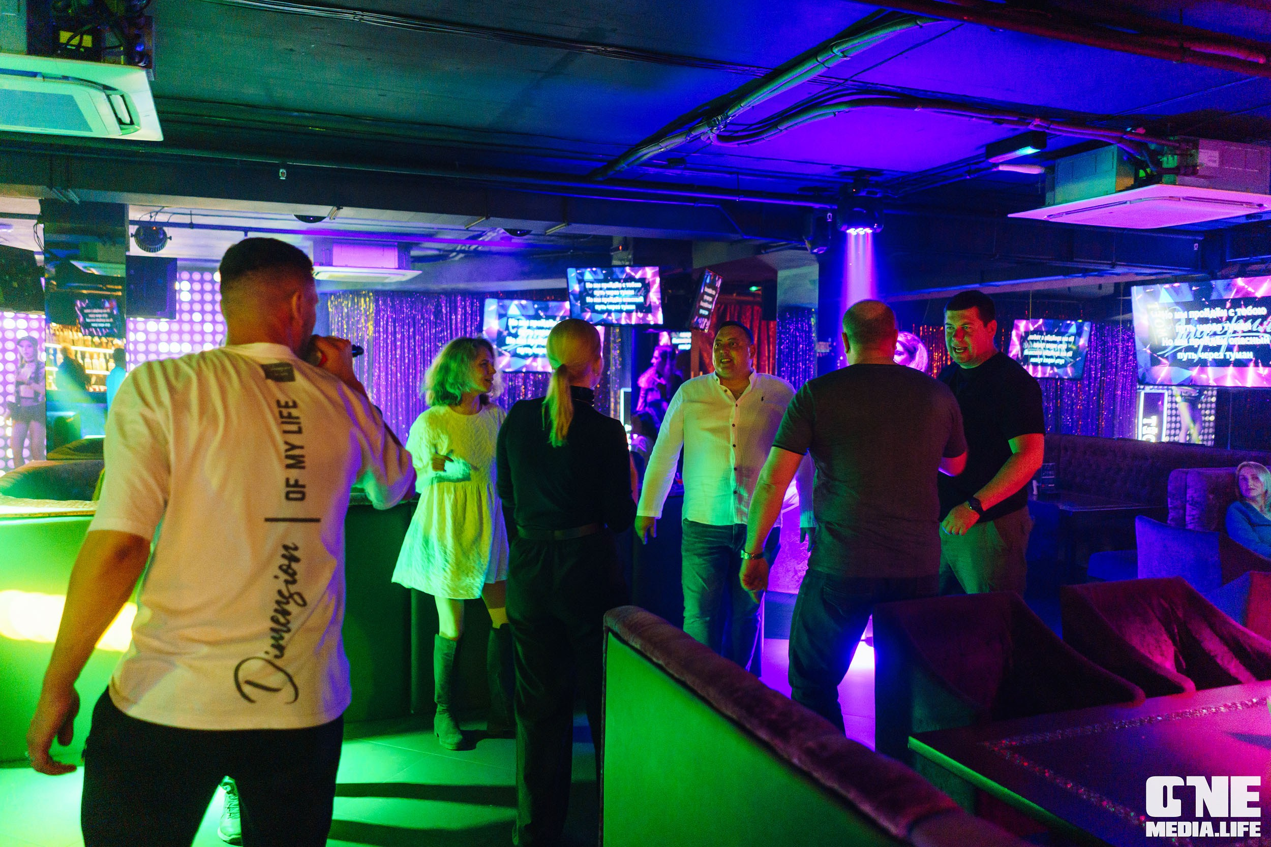 Фоторепортаж из караоке-клуба Эйфория. One Media Life: фоторепортажи, фотоотчеты с мероприятий и заведений