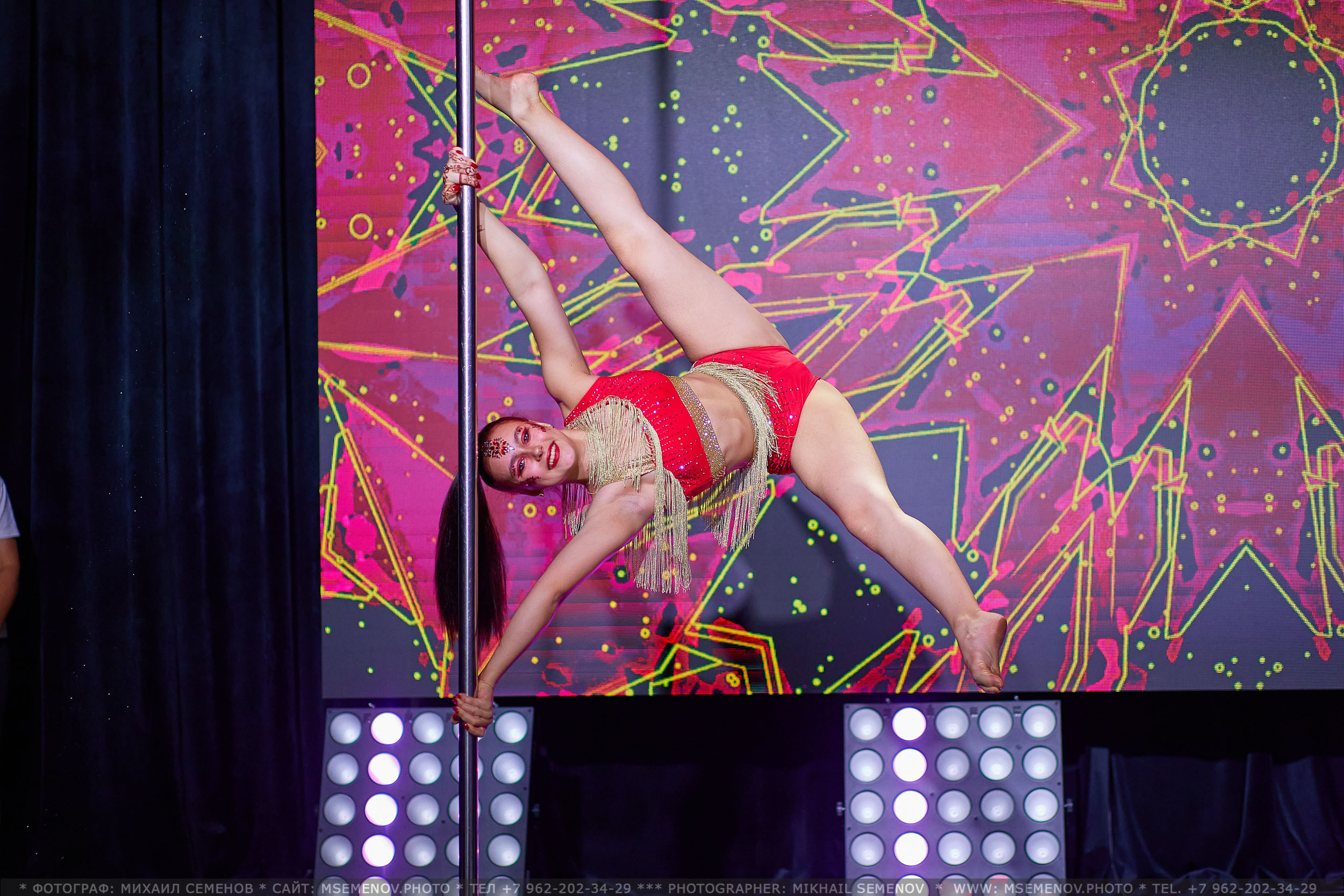 Отчетный концерт «VERTICAL» Студия воздушного фитнеса. Фотограф, фотопроекты Михаила Семенова в Ярославле. Фотошкола