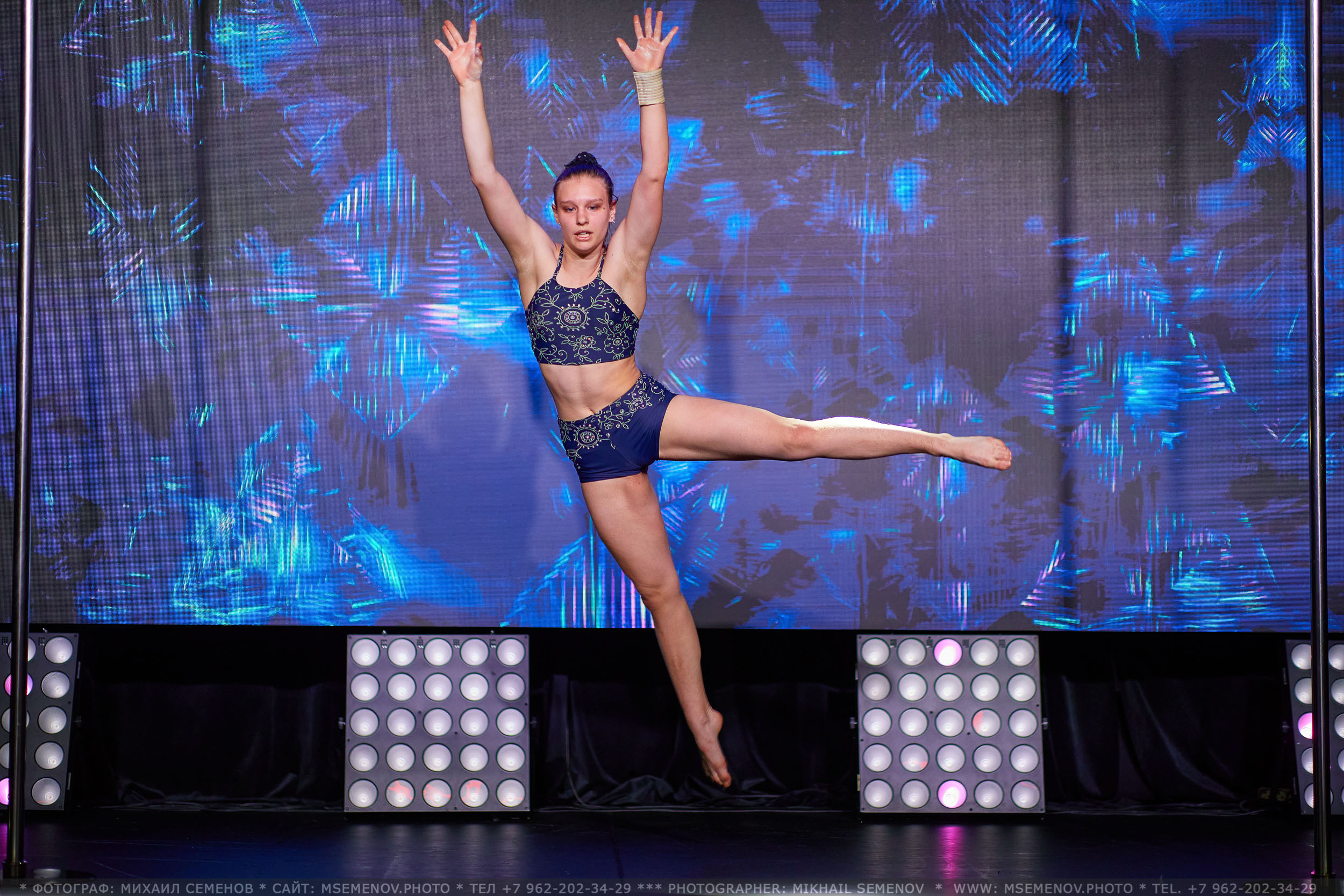 Отчетный концерт «VERTICAL» Студия воздушного фитнеса. Фотограф, фотопроекты Михаила Семенова в Ярославле. Фотошкола