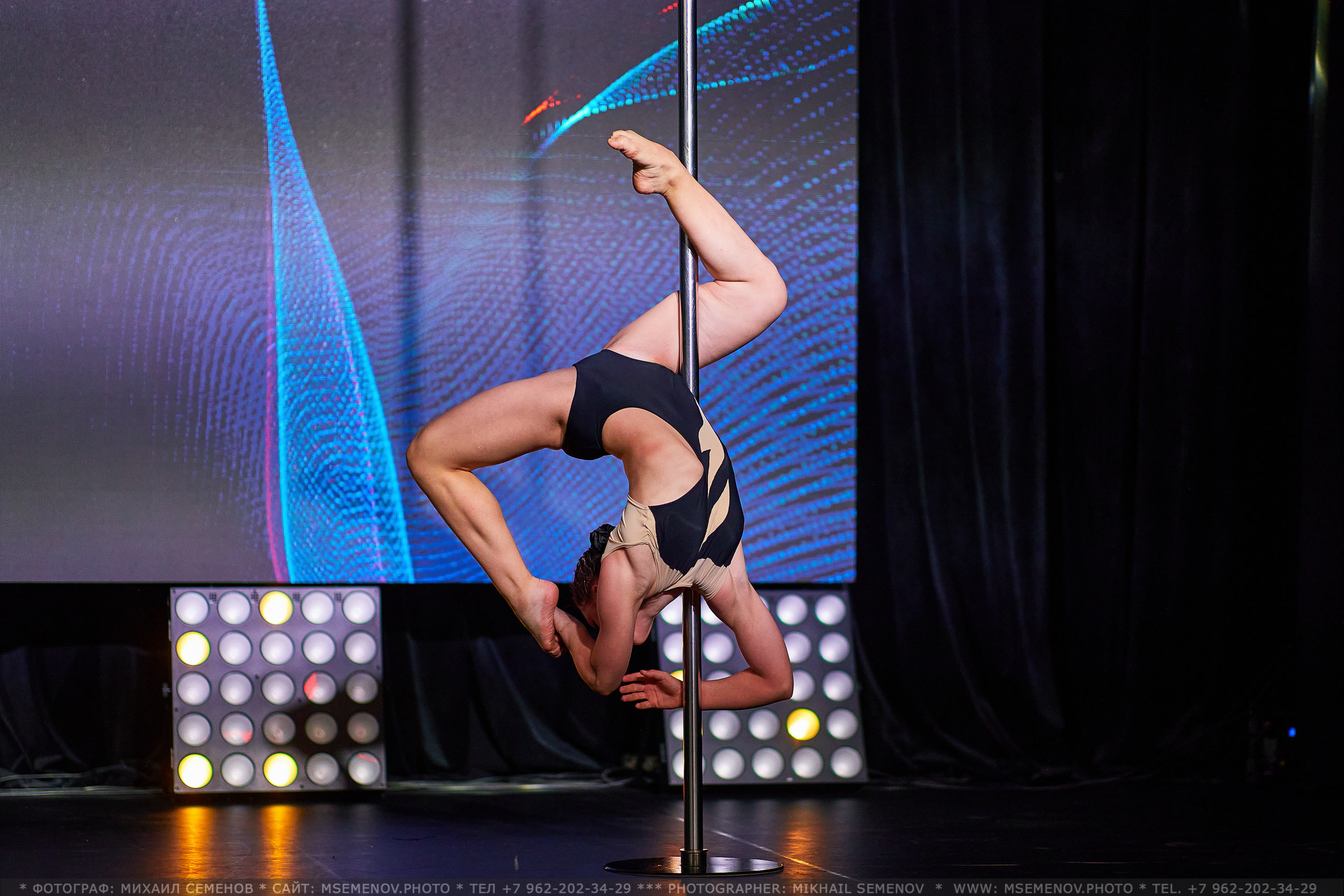 Отчетный концерт «VERTICAL» Студия воздушного фитнеса. Фотограф, фотопроекты Михаила Семенова в Ярославле. Фотошкола
