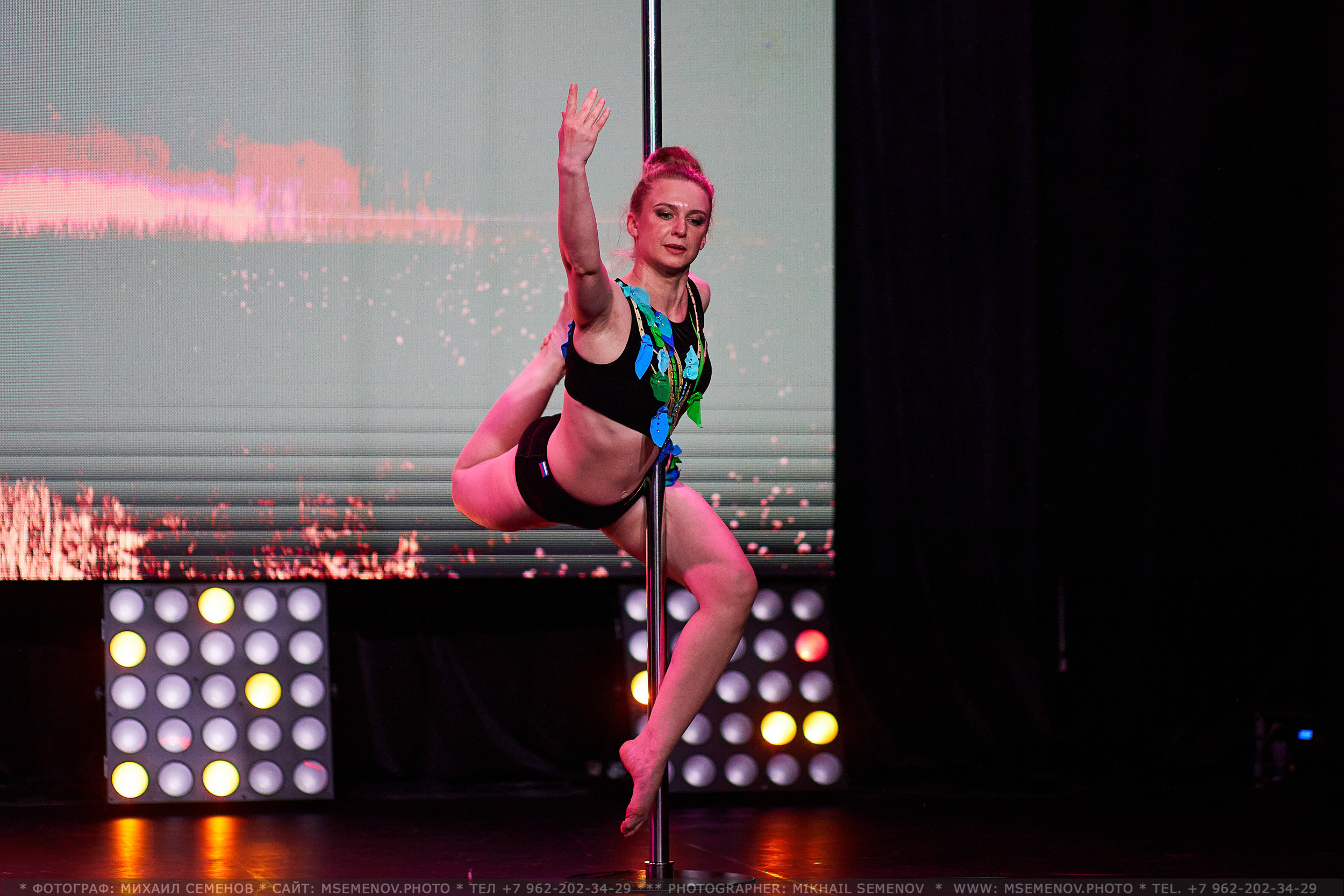 Отчетный концерт «VERTICAL» Студия воздушного фитнеса. Фотограф, фотопроекты Михаила Семенова в Ярославле. Фотошкола