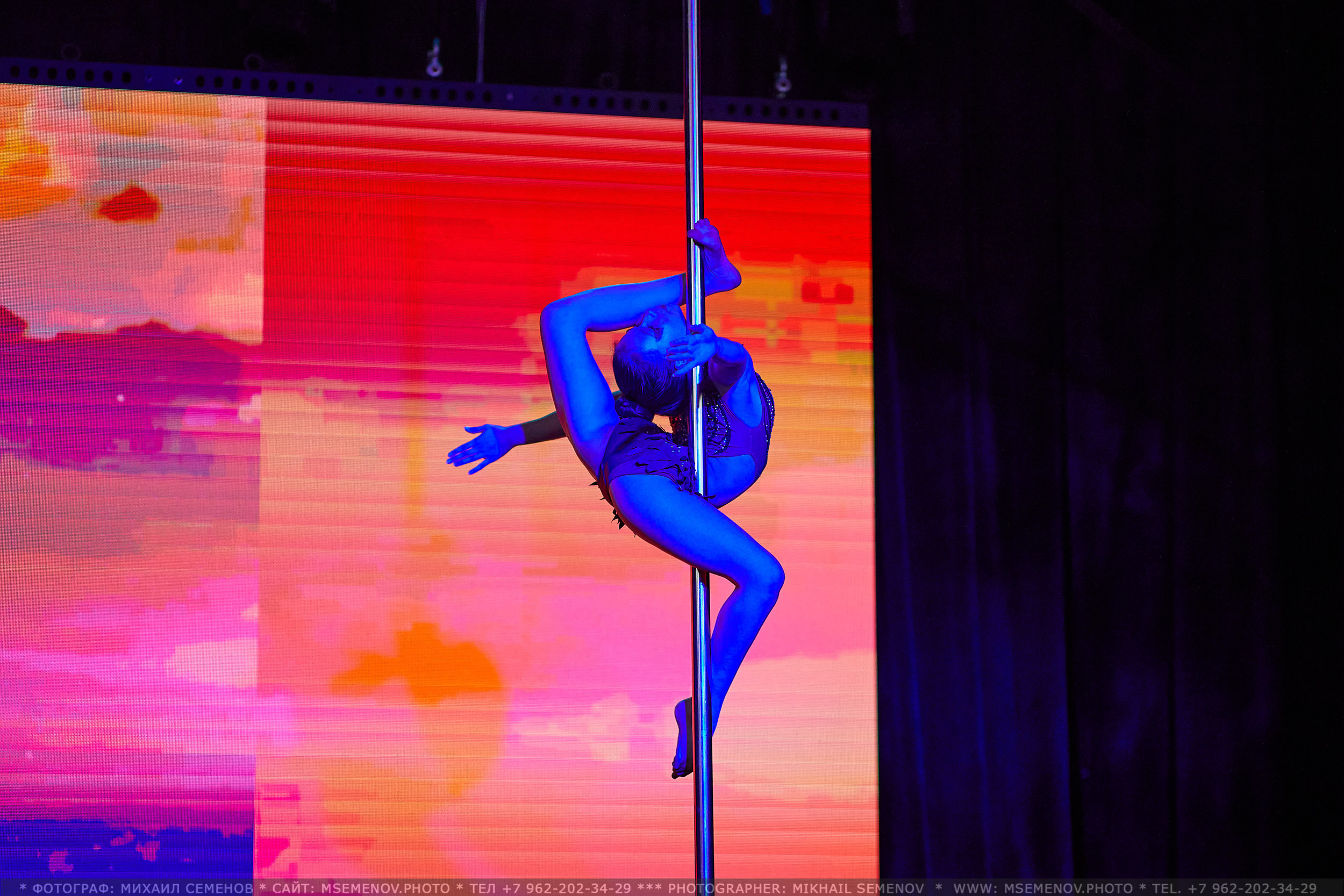 Отчетный концерт «VERTICAL» Студия воздушного фитнеса. Фотограф, фотопроекты Михаила Семенова в Ярославле. Фотошкола