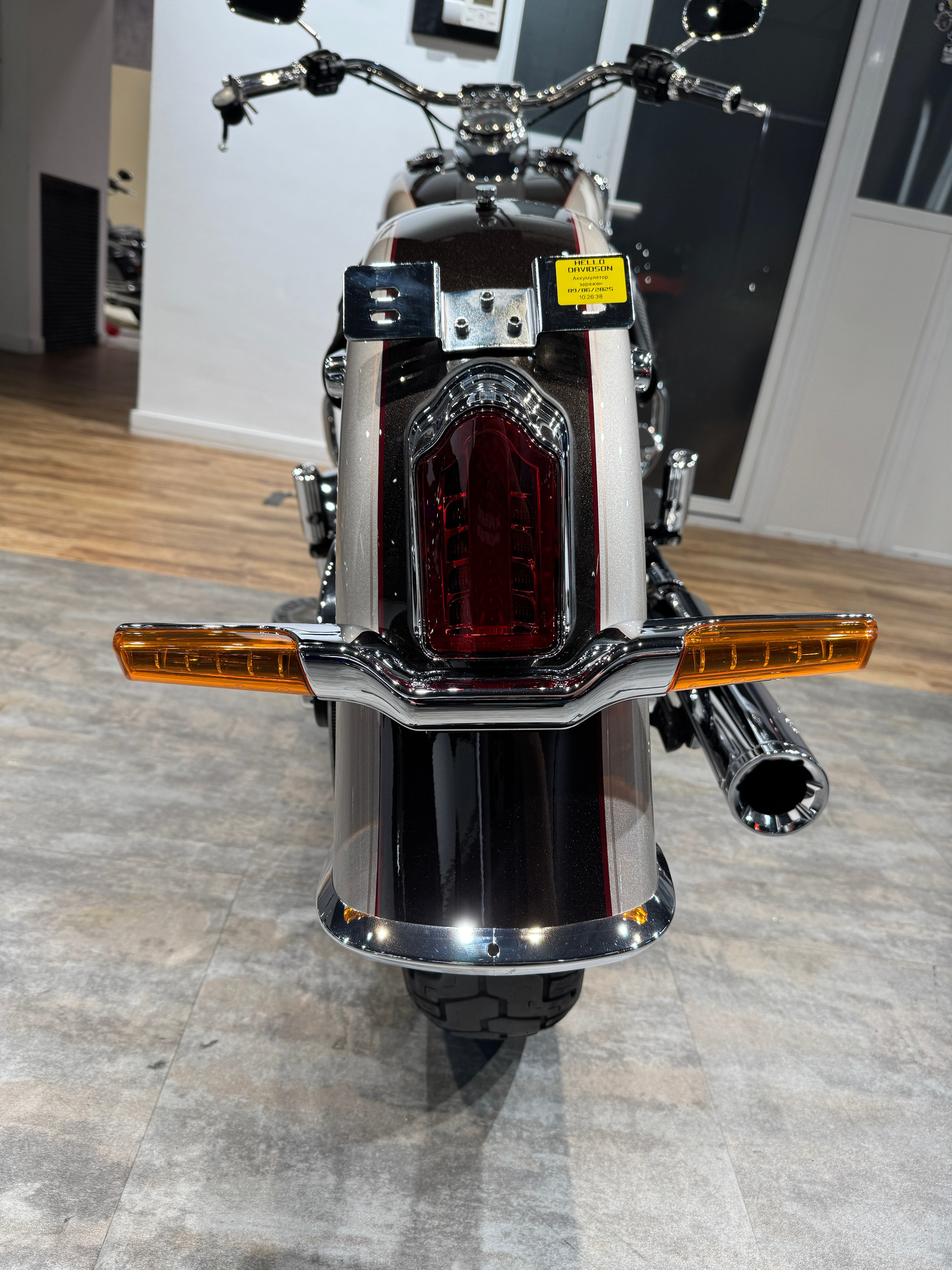 Harley Davidson 2018 Deluxe (Silver Fortune/Sumatra Bro) — купить мотоцикл. Hello Davidson, Москва. Только хорошие мотоциклы…