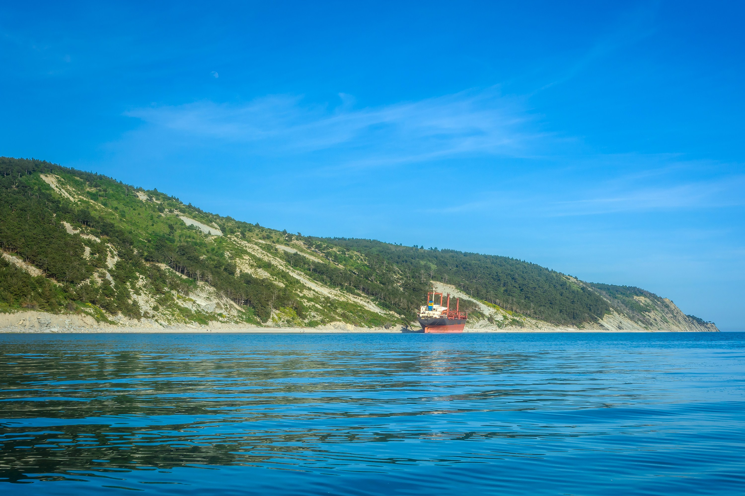 Краснодарский край, локация, фотосессия, САП, САП-прогулки, фото на САП-е, море, берег, пляж, горы, сухогруз, судно, корабль