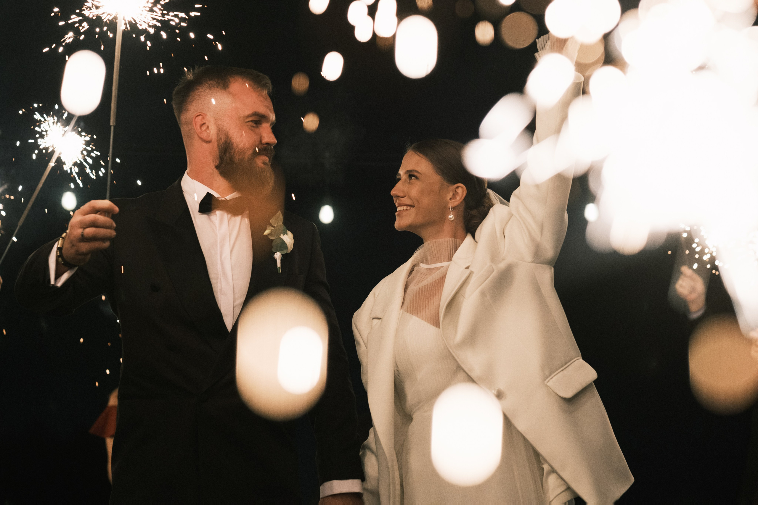 Олег и Лиза под бенгальскими огнями. Professional photoartist in St. Petersburg (wedding, reportage, portrait, model book, love story) Alexander Shvedov