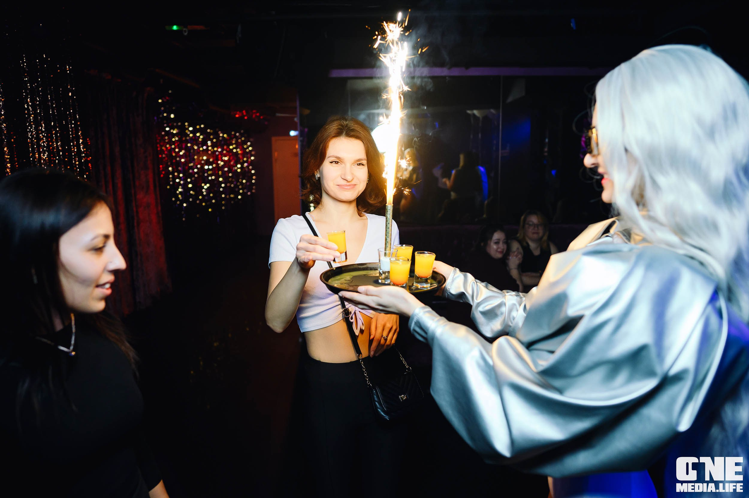 Фотоотчет из караоке-клуба Эйфория. One Media Life: фоторепортажи, фотоотчеты с мероприятий и заведений