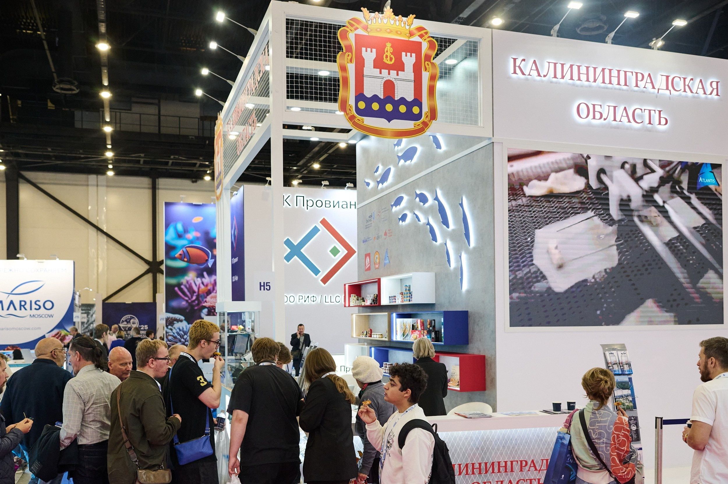 Стенд Калининградской области на выставке Seafood Expo Russia 2025. Репортажная съёмка в КВЦ «Экспофорум», Санкт‑Петербург.