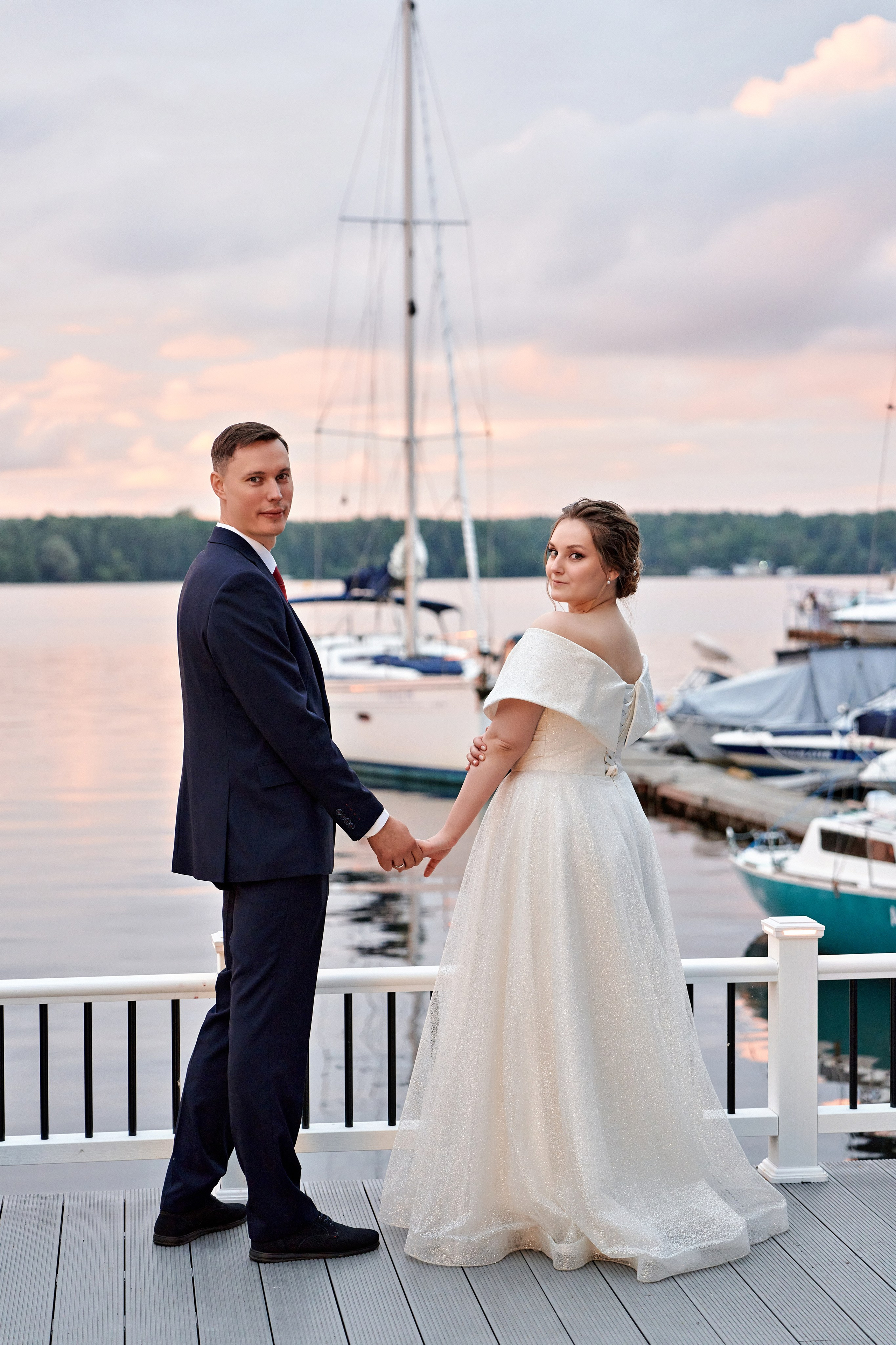 Нежная свадьба Антона и Софьи в яхт-клубе «Портофино». Фотограф Меняйло Евгений. Свадьба. Портрет. Репортаж. Семья. Контент