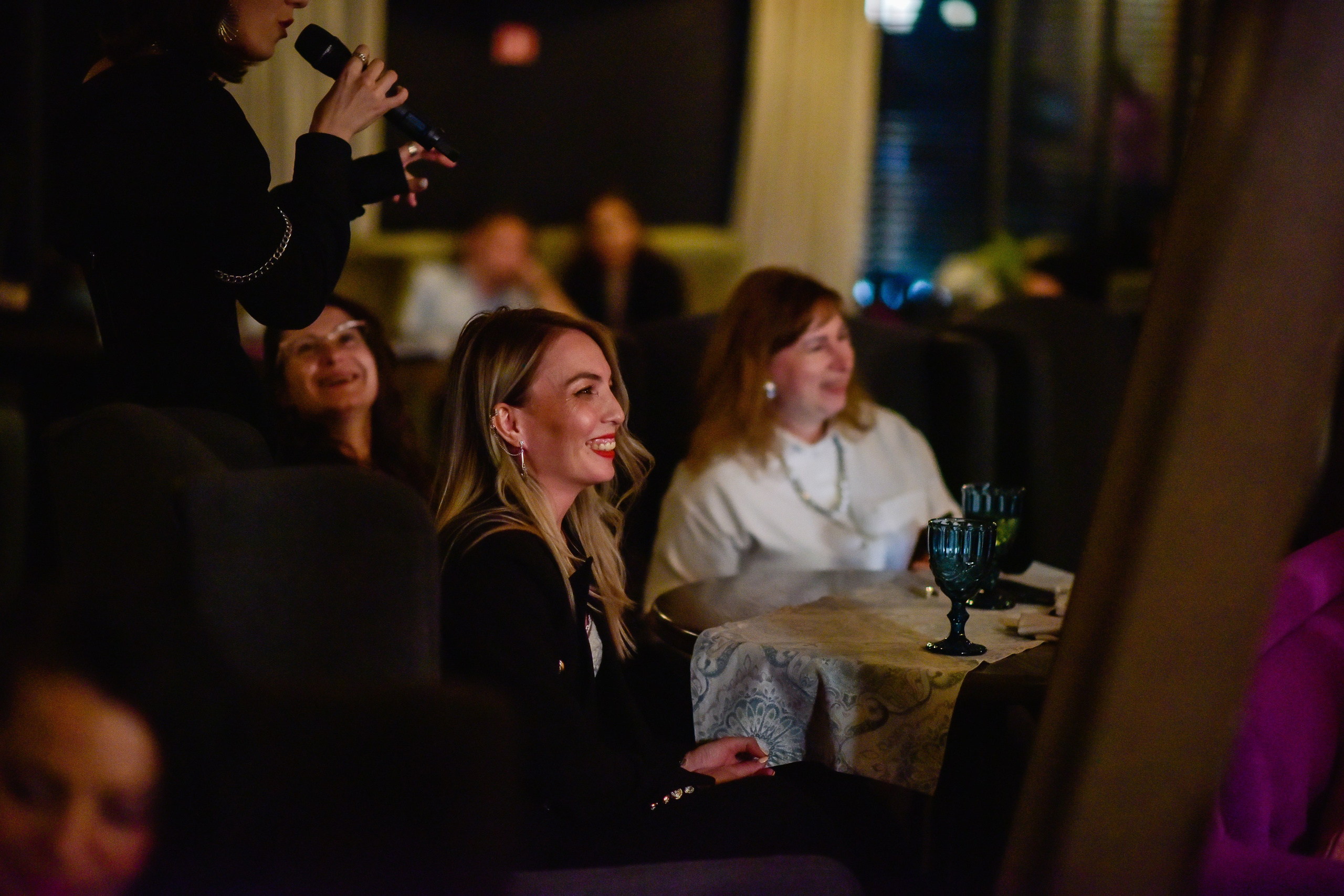 СЪЕМКИ при проекте «4 ЖЕНЫ». ТВ «ПЯТНИЦА». Фотограф для бизнесконтента, репортажей и семейного альбома в Москве