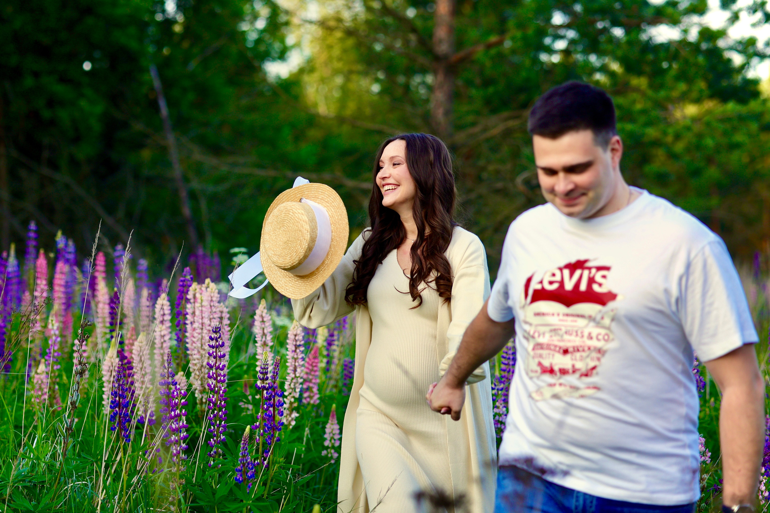 Фотосессия в люпинах. Свадебный и семейный фотограф-Королева Натали/Раменское-Жуковский-Москва/тел.+7 (985) 153-75-43