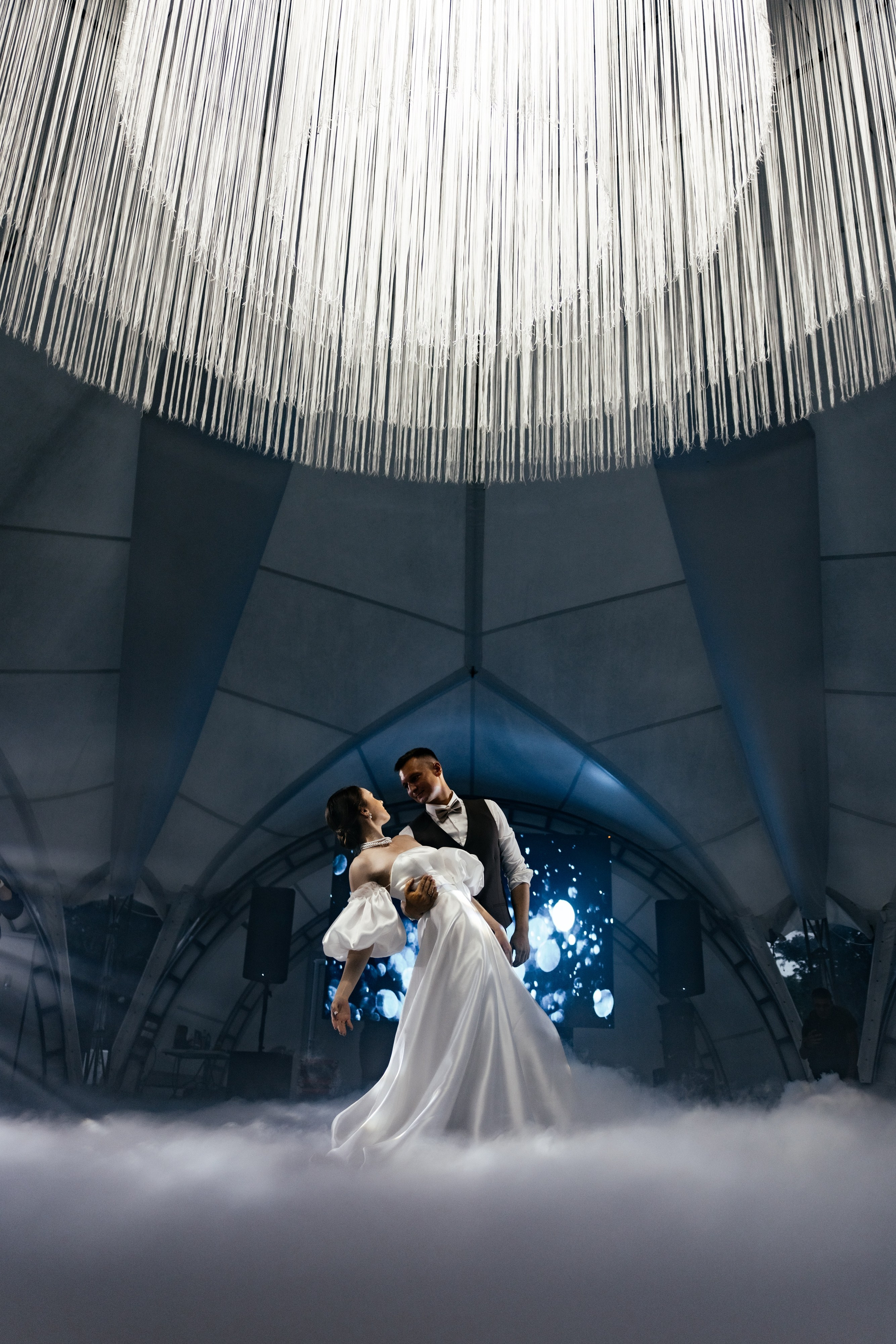 Я создаю профессиональные фотографии, которые сохраняют эмоции, детали и атмосферу вашего праздника. Свадебный фотограф во Владивостоке