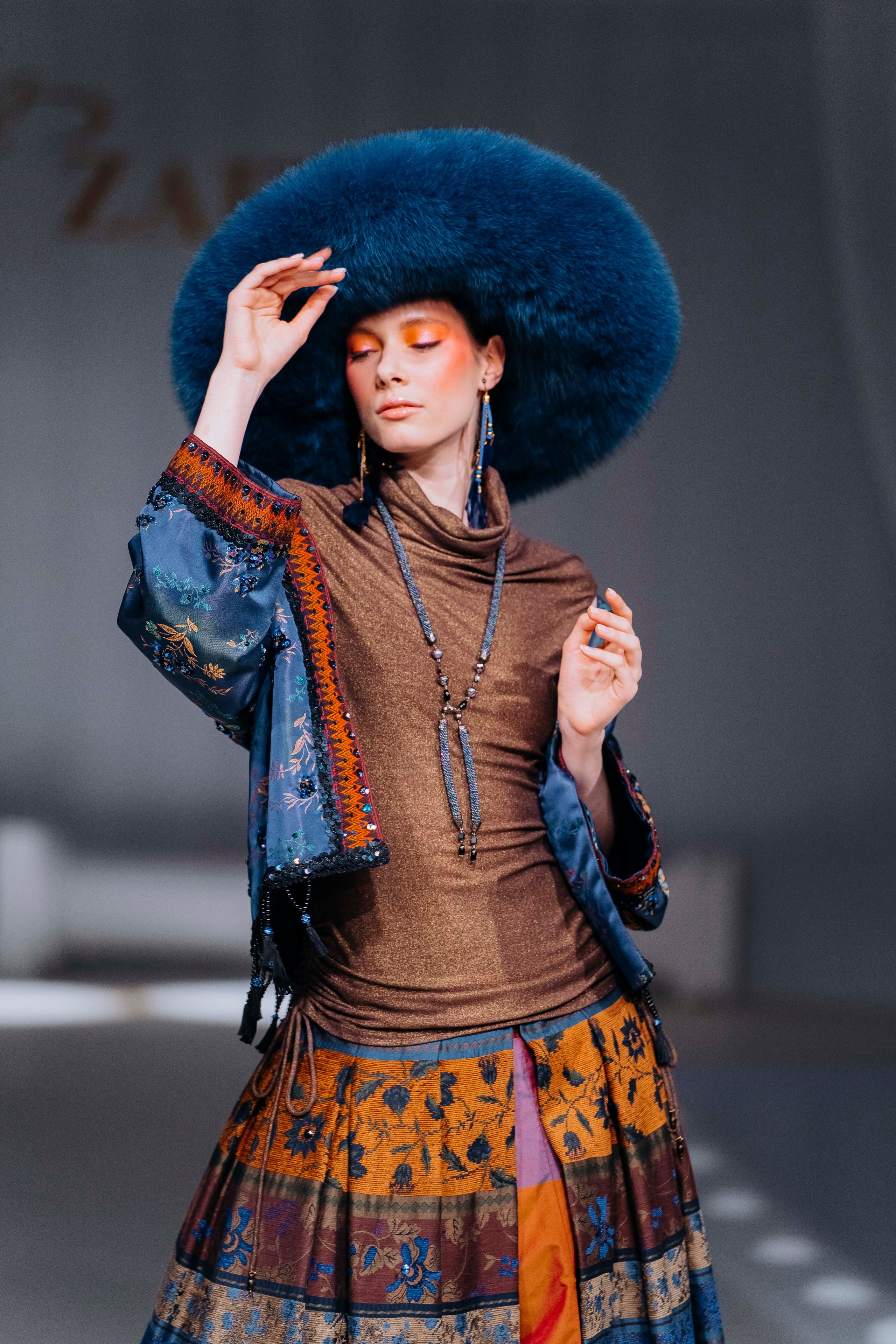 «Краски жизни» Московский Дом Моды Вячеслава Зайцева. Профессиональный портретный фотограф в Москве Владимир Глаголев