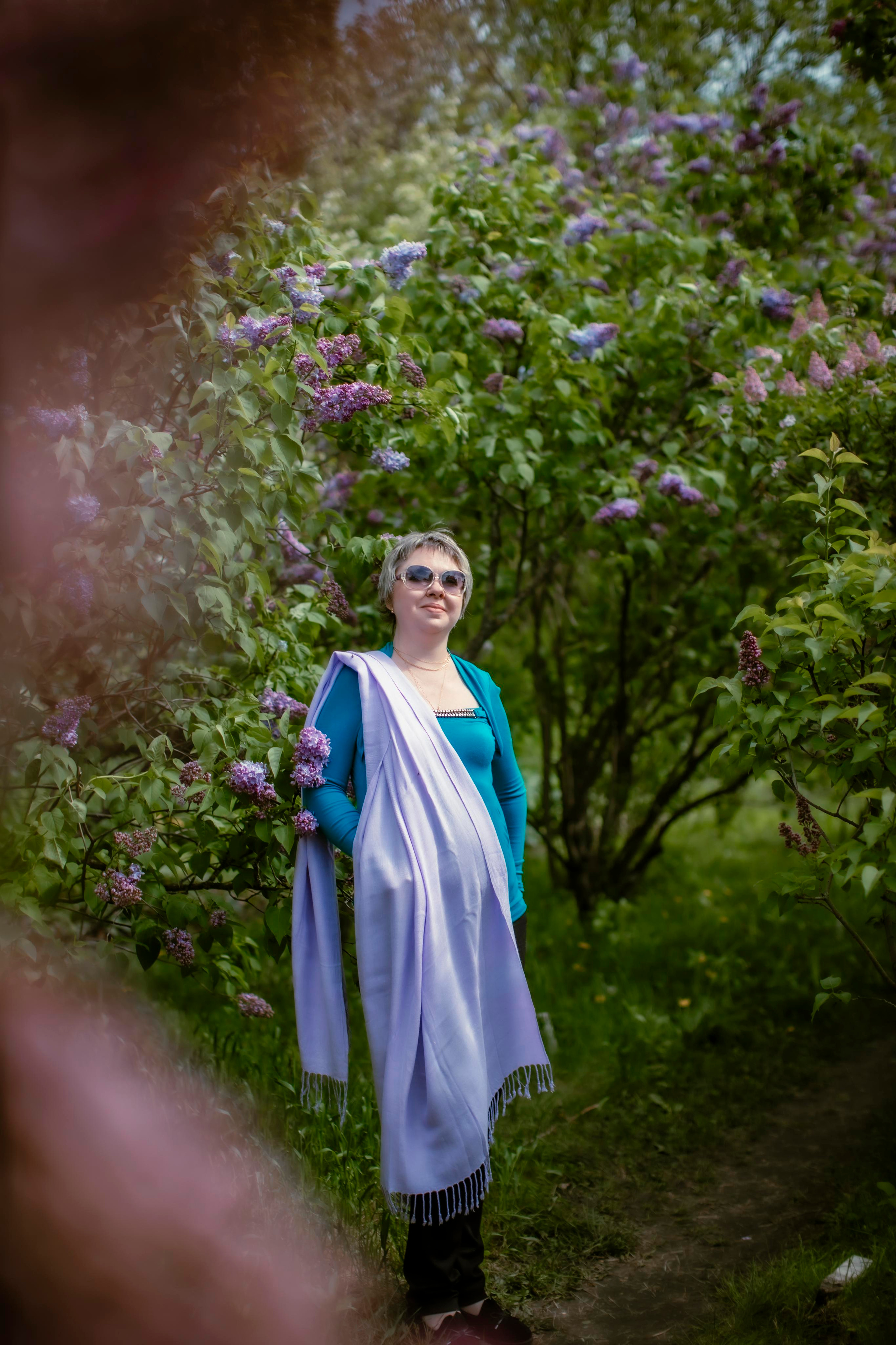 Фотосессия в сирени. Марина для контента. Фотограф и видеограф в Ставрополе Инна Попова