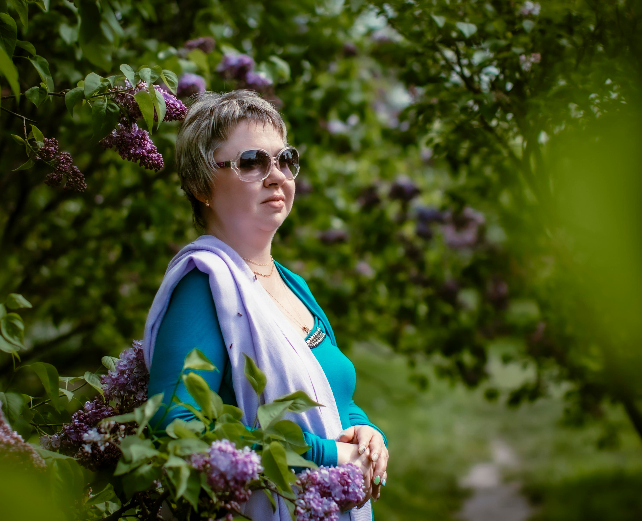 Фотосессия в сирени. Марина для контента. Фотограф и видеограф в Ставрополе Инна Попова