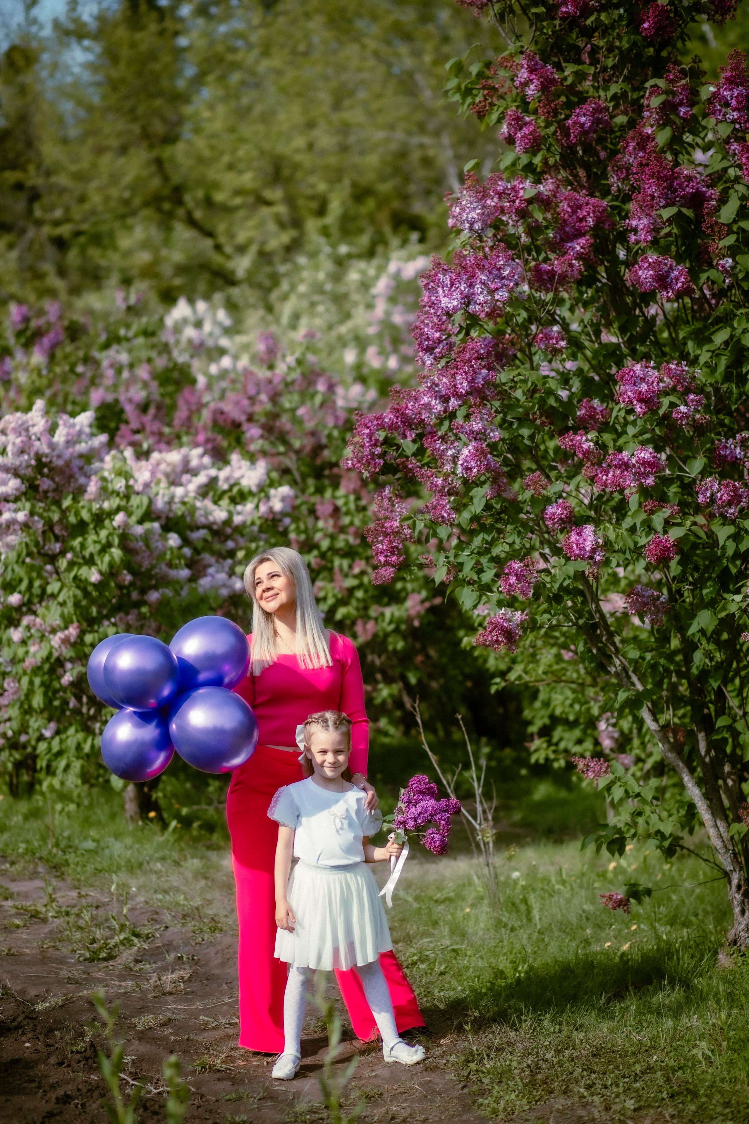 Фотосессия в сирени Елены с дочерью Сашей. Фотограф и видеограф в Ставрополе Инна Попова