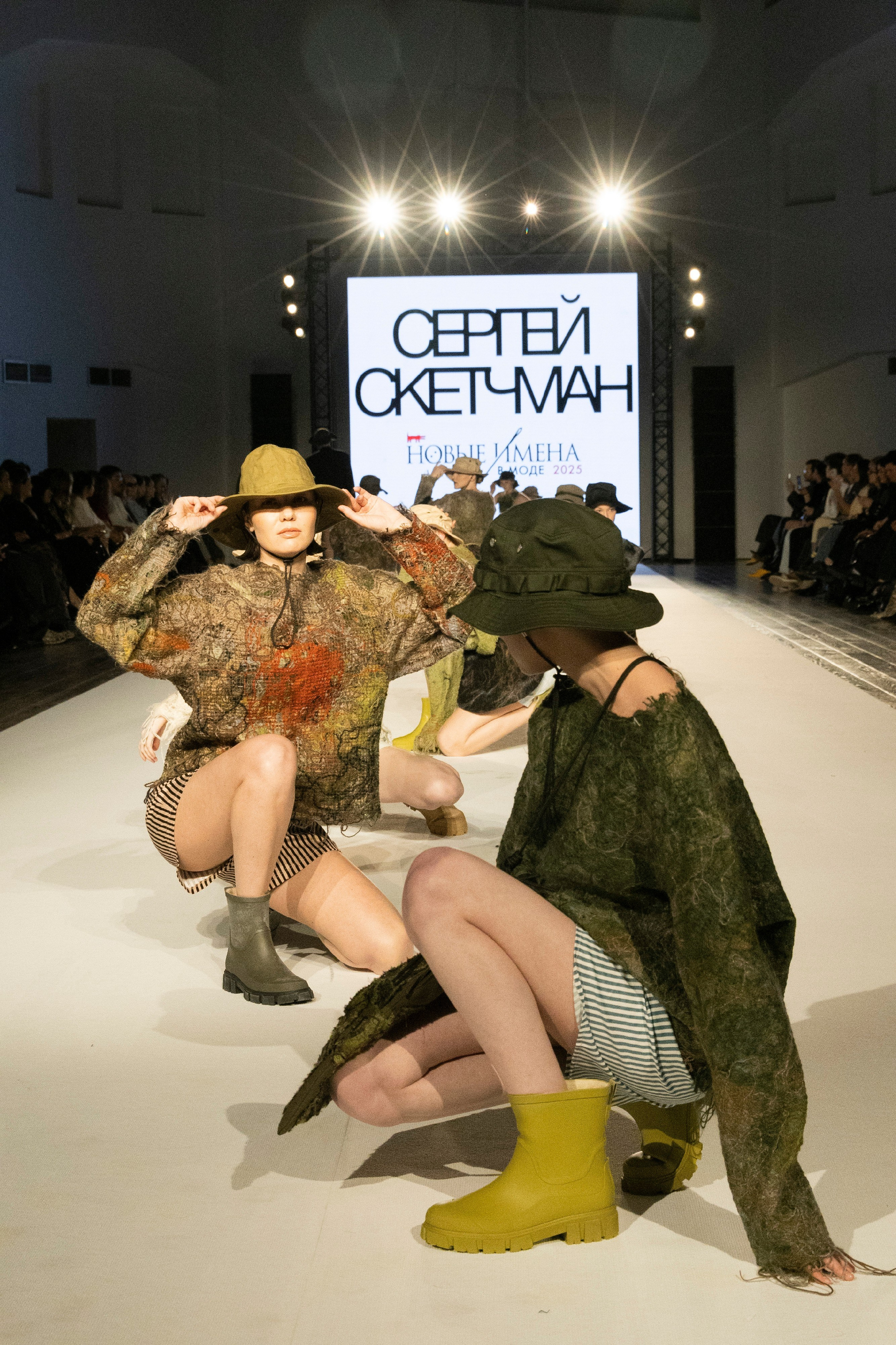 ДЛТ Собака.ru показ победителей конкурса «Новые имена в моде 2025». FOTOFAQ SKOOL г. Санкт-Петербург: очные, дистанционные и онлайн курсы фотографии