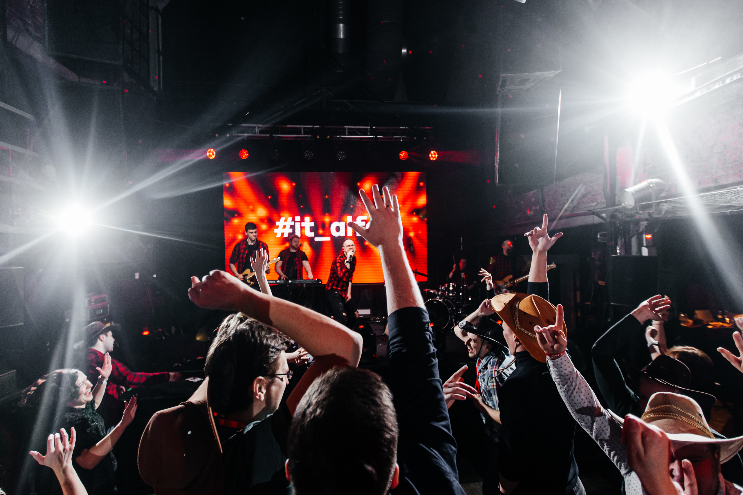 Репортажной фотограф на мероприятие в Москве Антон Матвеев. Свадебный фотограф в Москве | Антон Матвеев