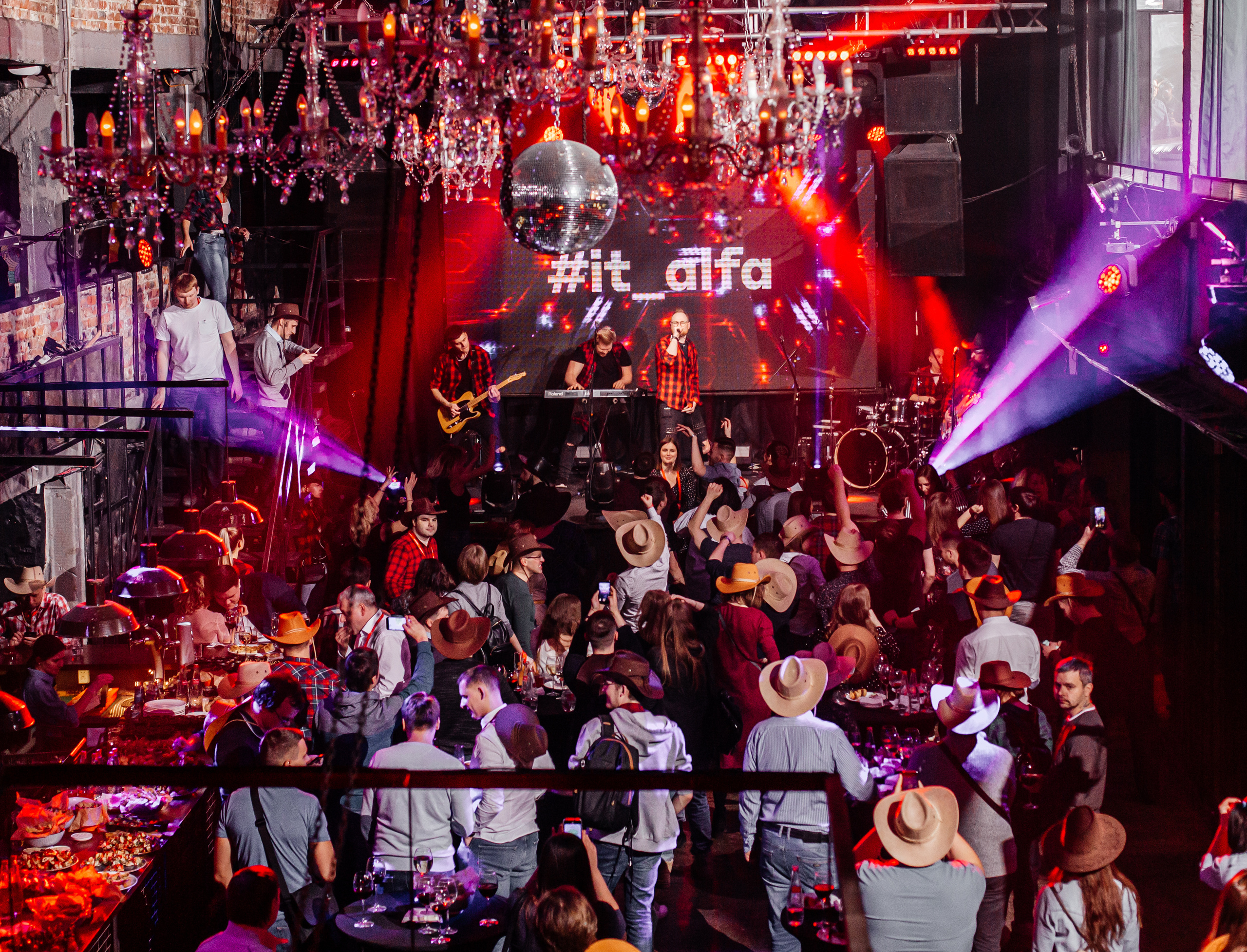 Репортажной фотограф на мероприятие в Москве Антон Матвеев. Свадебный фотограф в Москве | Антон Матвеев