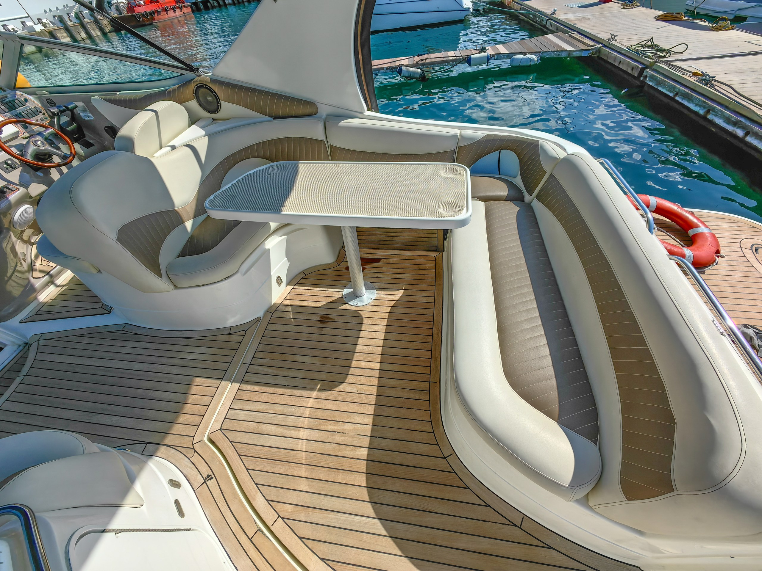 Катер Киви Аренда Яхты в Сочи Яхтанаморе YACHTNAMORE YACHTANAMORE