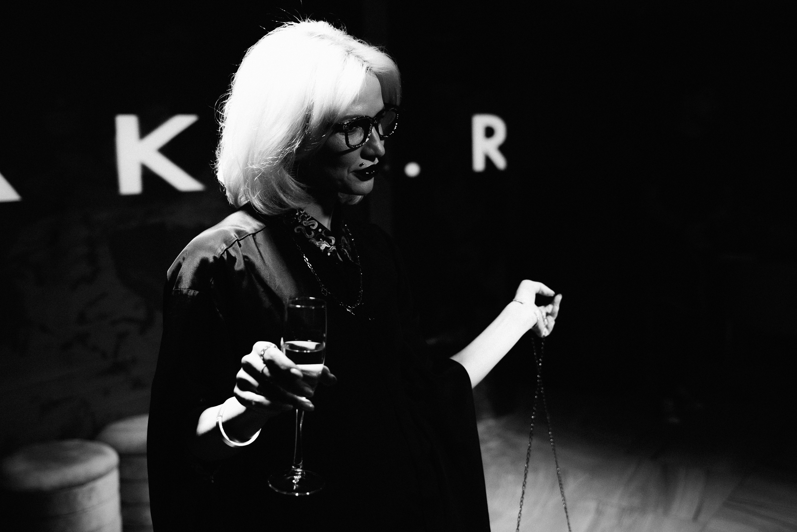 Моменты с показа одежды в Сочи — репортажные фотографии с мероприятия в ресторане PLACE