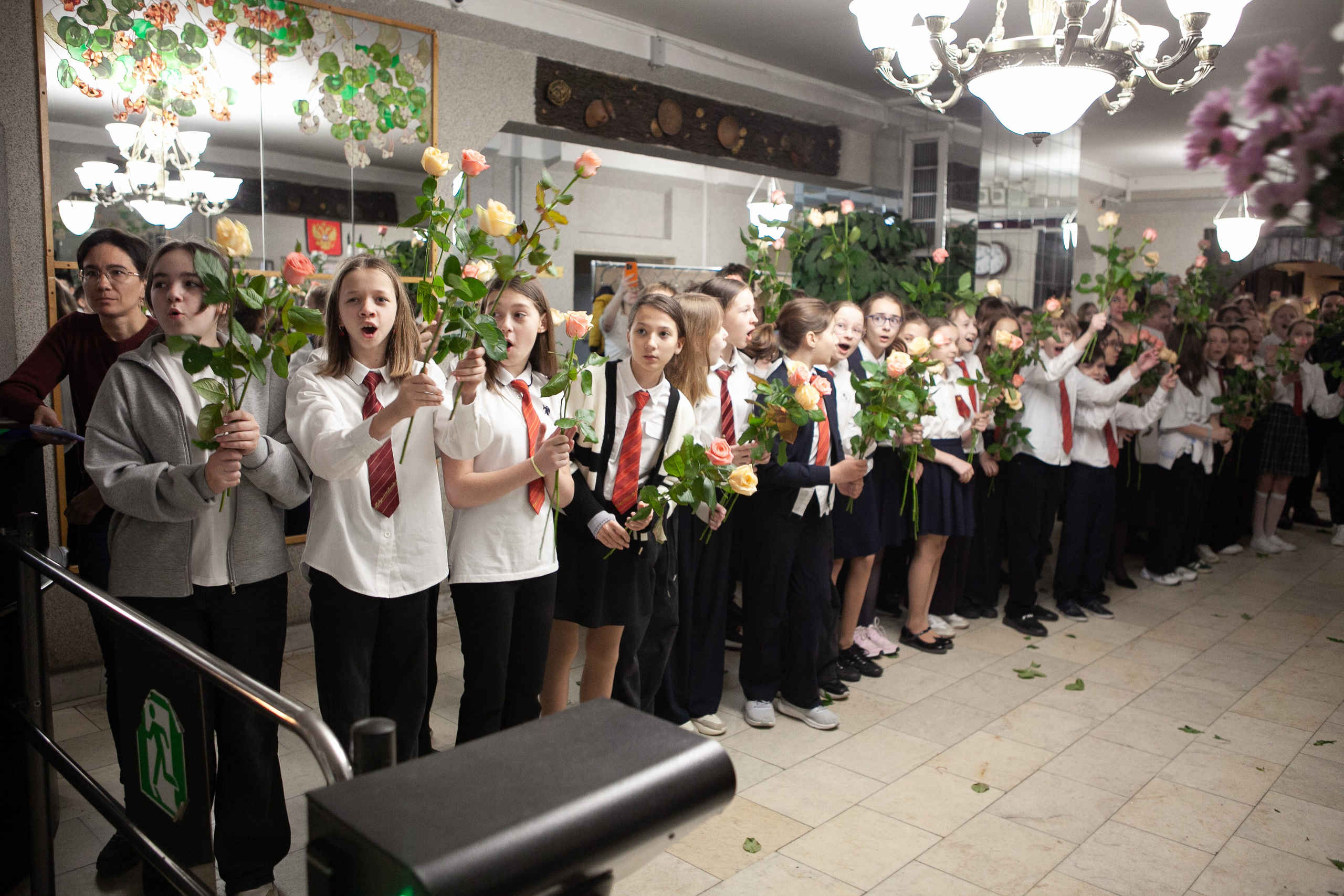 Последний звонок 2025 в Школе 1558 им. Росалии де Кастро. Выпускные альбомы Москва СВАО