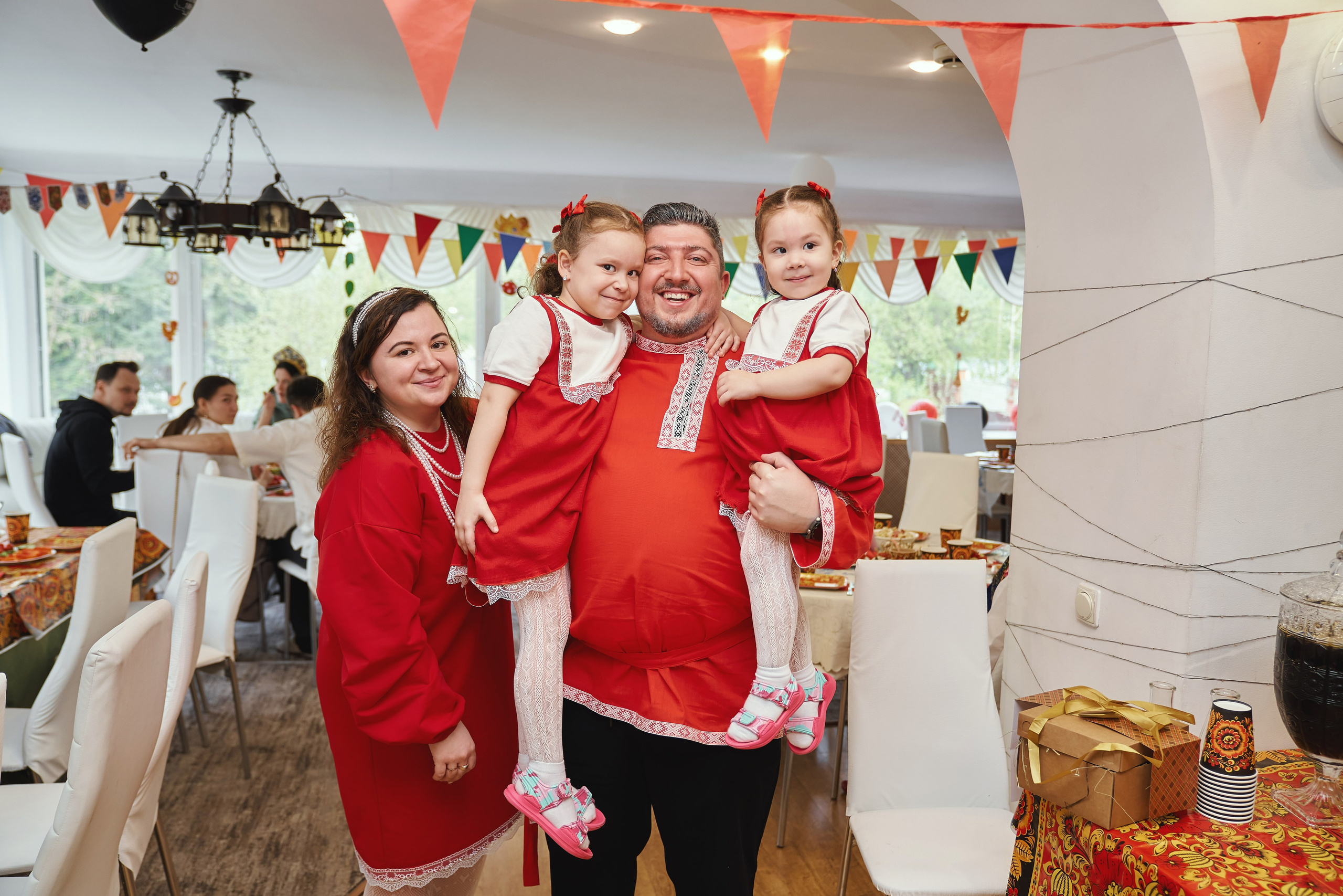 Фотограф на день рождения. Репортажный фотограф Евгений Опарин