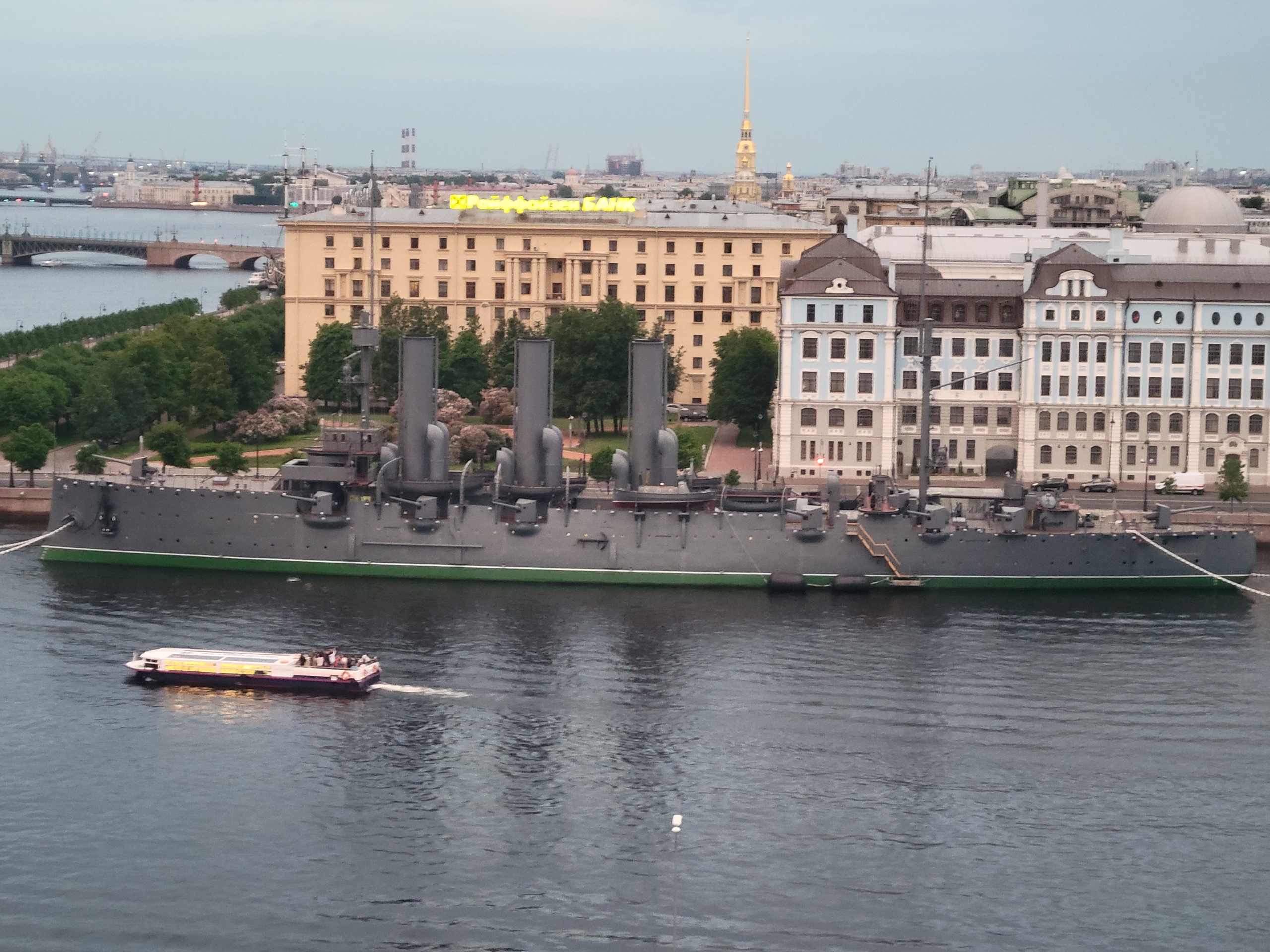 Аврора за окном - захватывающее каждое утро зрелище