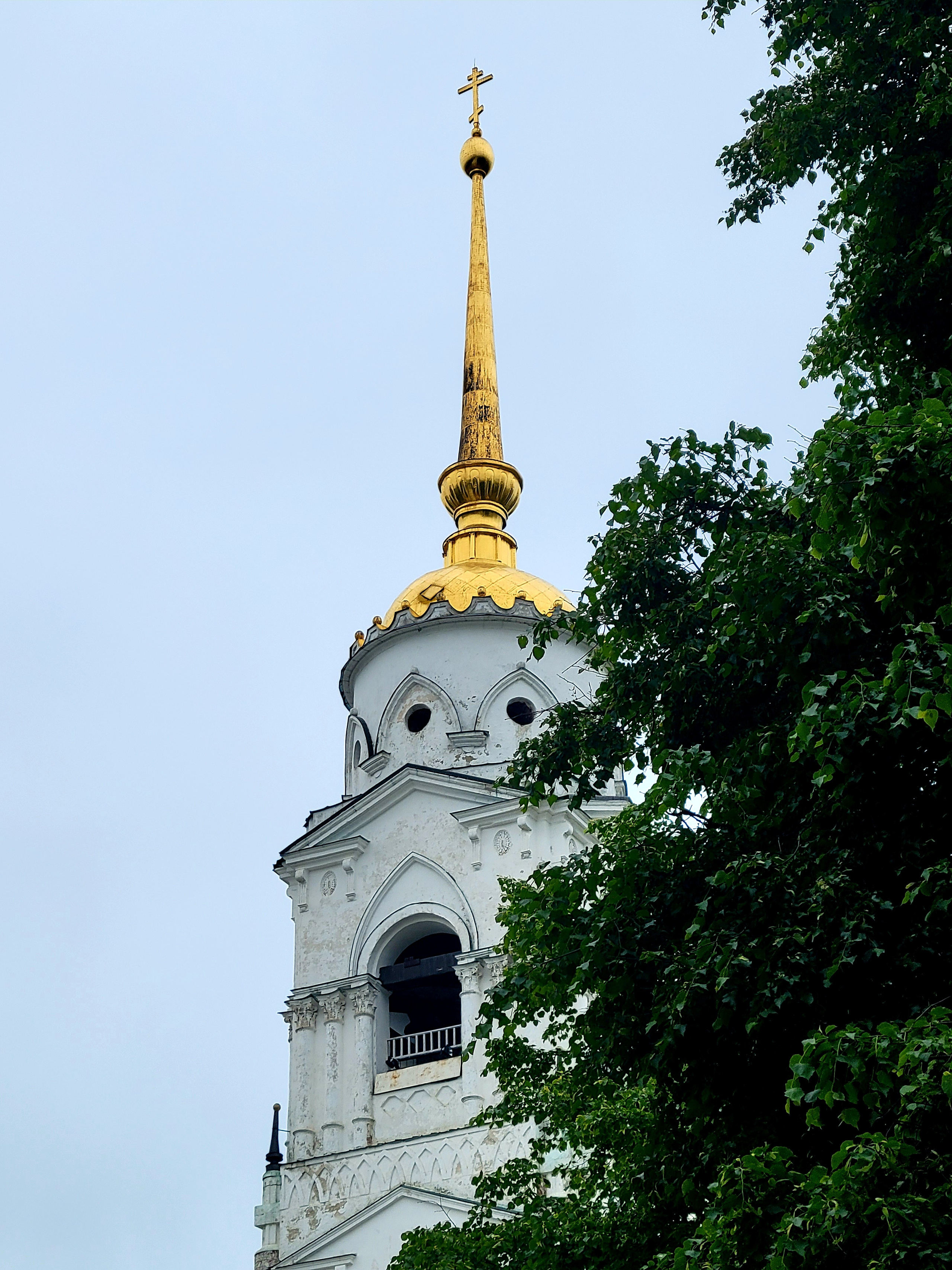 Еще в детстве впечатлила меня картина "Андрей Рублев" Тарковского... Эти стены помнят нашествие татар