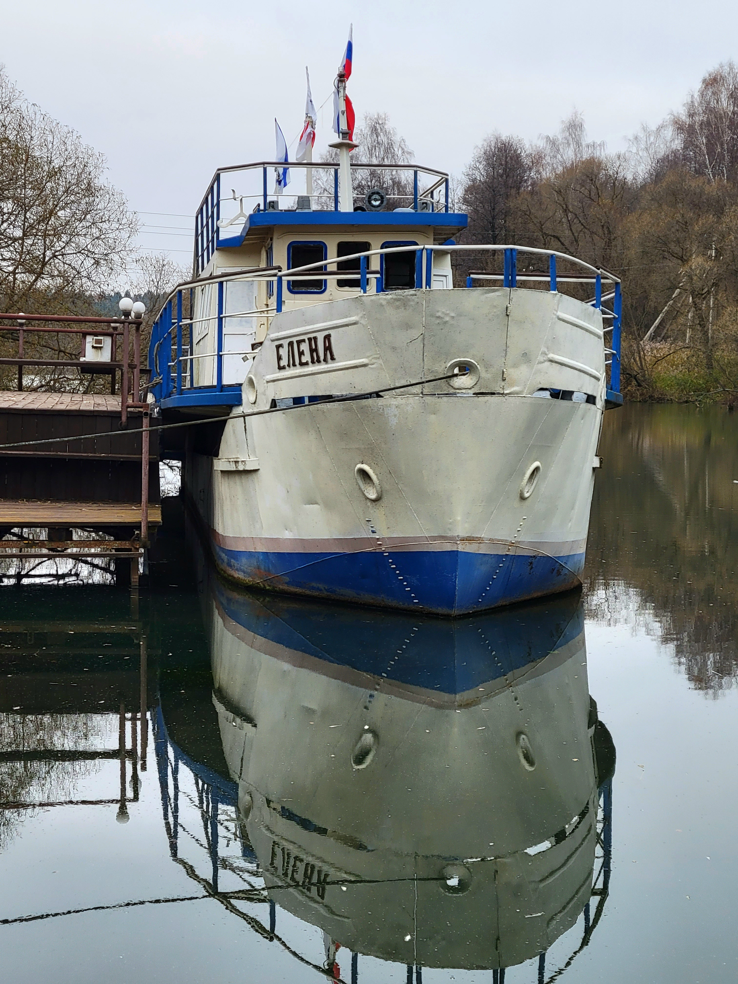 Корабль-призрак. Возможна аренда.