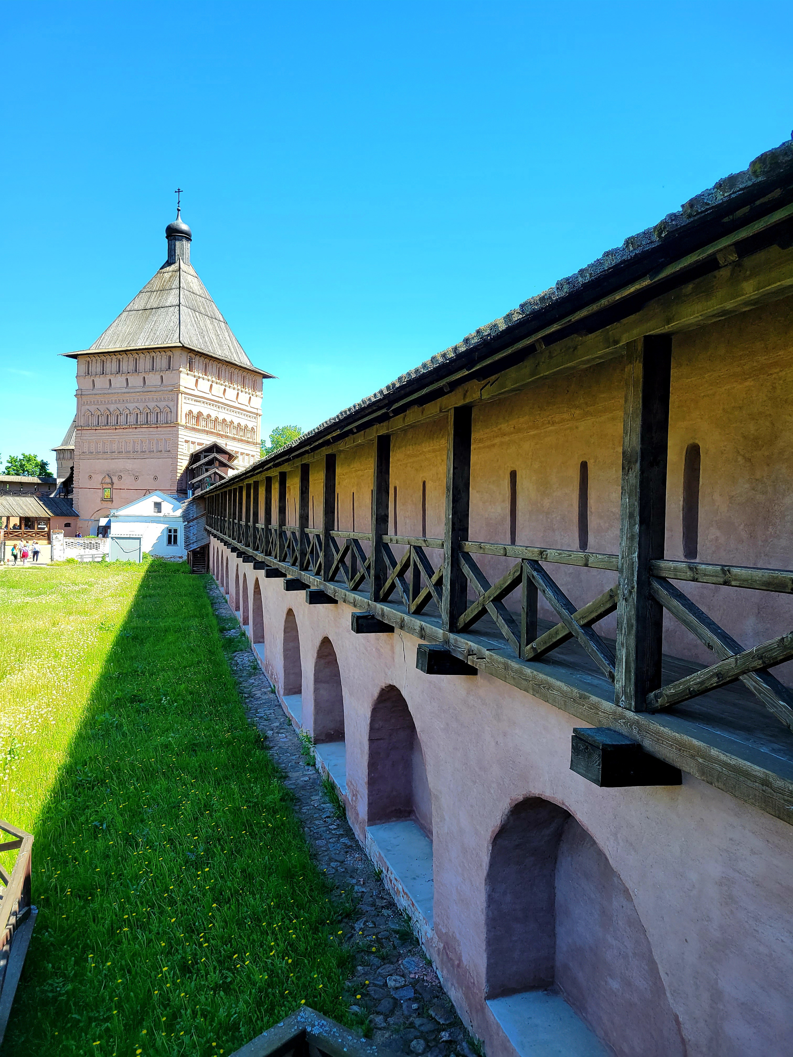 ...а затем - тюрем