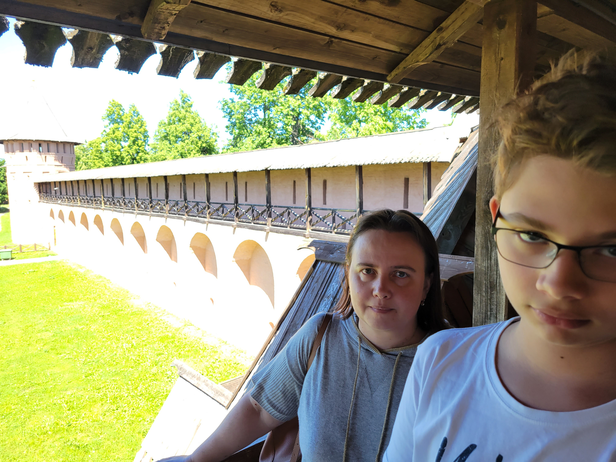 Крепостные стены бывших монастырей...